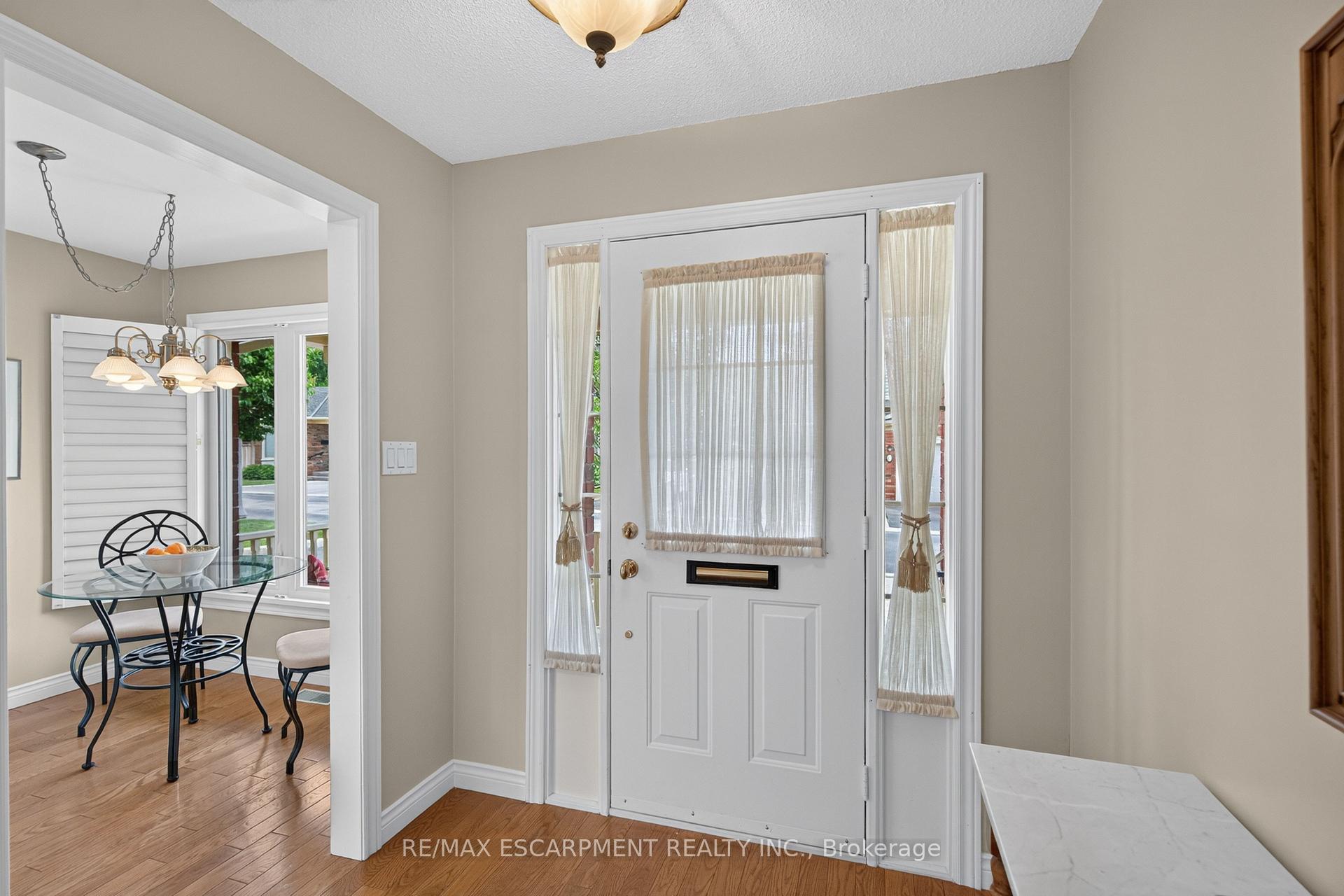 Photo 6 of Unit 2, 581 Dynes Road, Burlington, Roseland — HOMEH