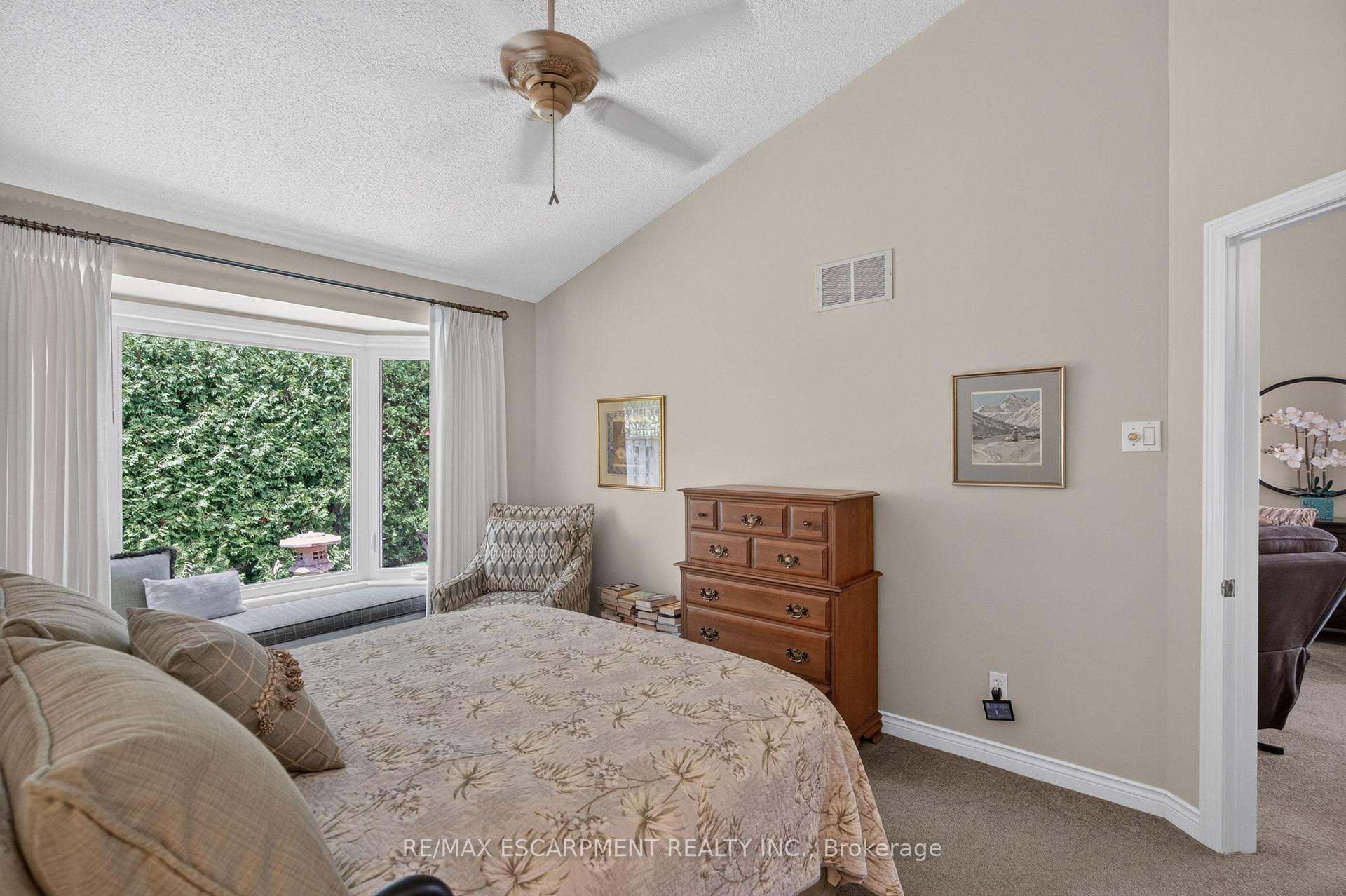 Photo 25 of Unit 2, 581 Dynes Road, Burlington, Roseland — HOMEH