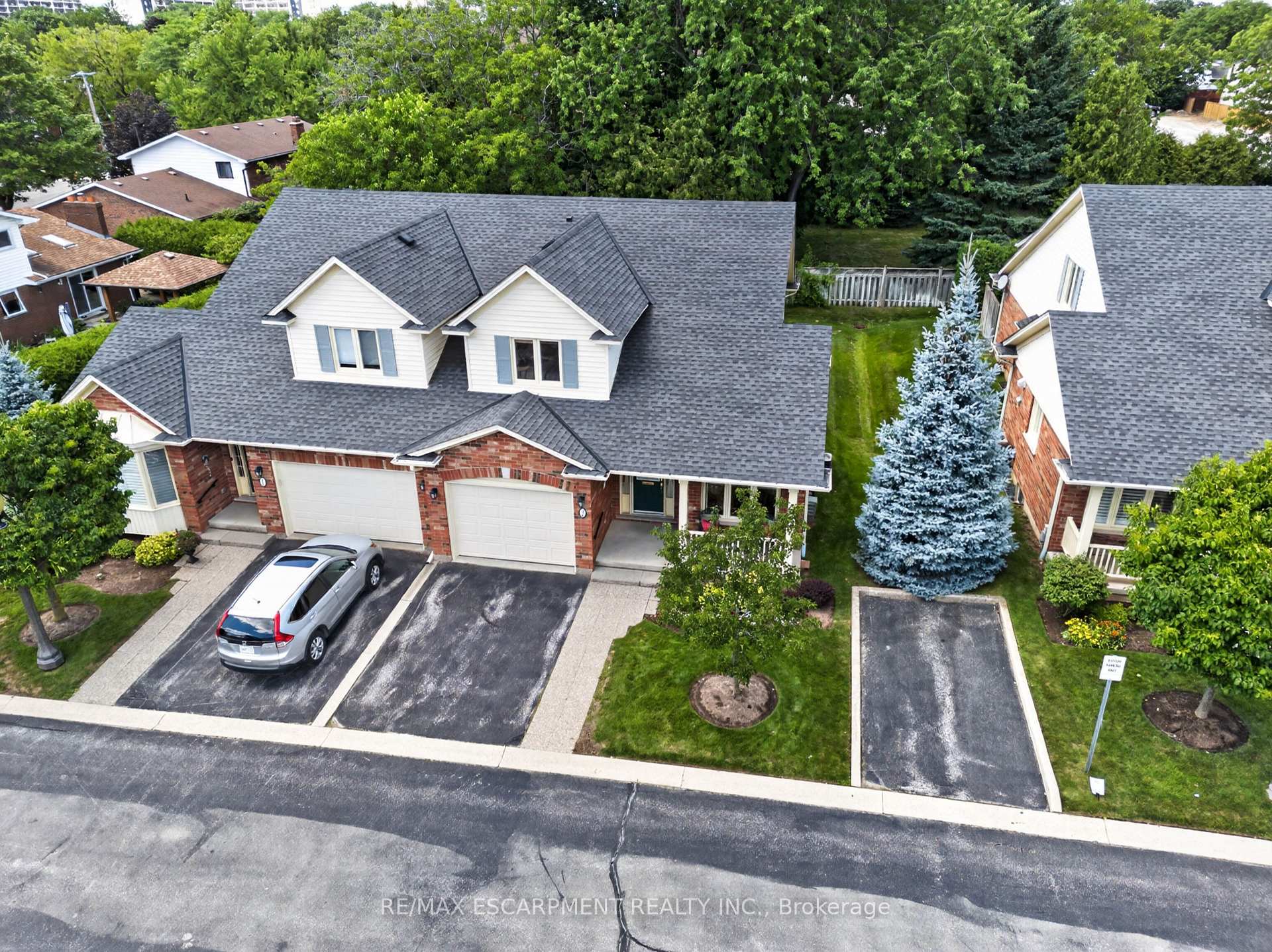 Photo 46 of Unit 2, 581 Dynes Road, Burlington, Roseland — HOMEH