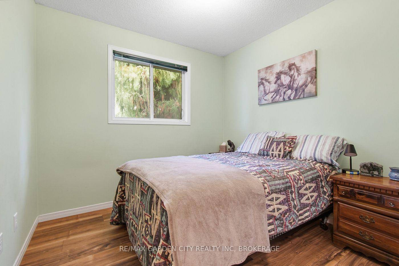 Photo 16 of 21 B Kelson Avenue N, Grimsby, Grimsby West — HOMEH