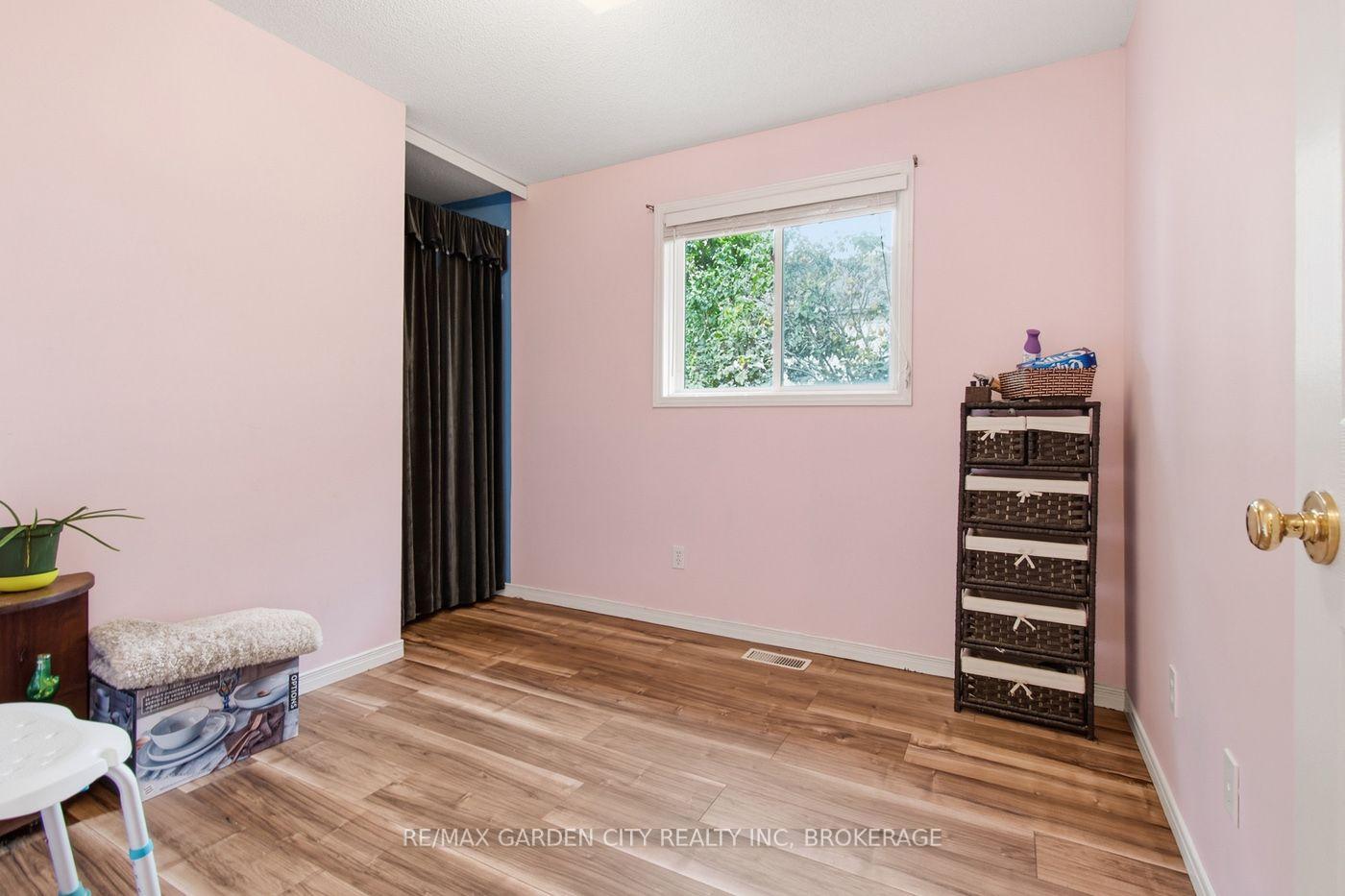 Photo 17 of 21 B Kelson Avenue N, Grimsby, Grimsby West — HOMEH