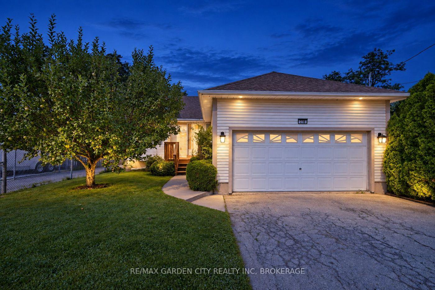 Photo 30 of 21 B Kelson Avenue N, Grimsby, Grimsby West — HOMEH
