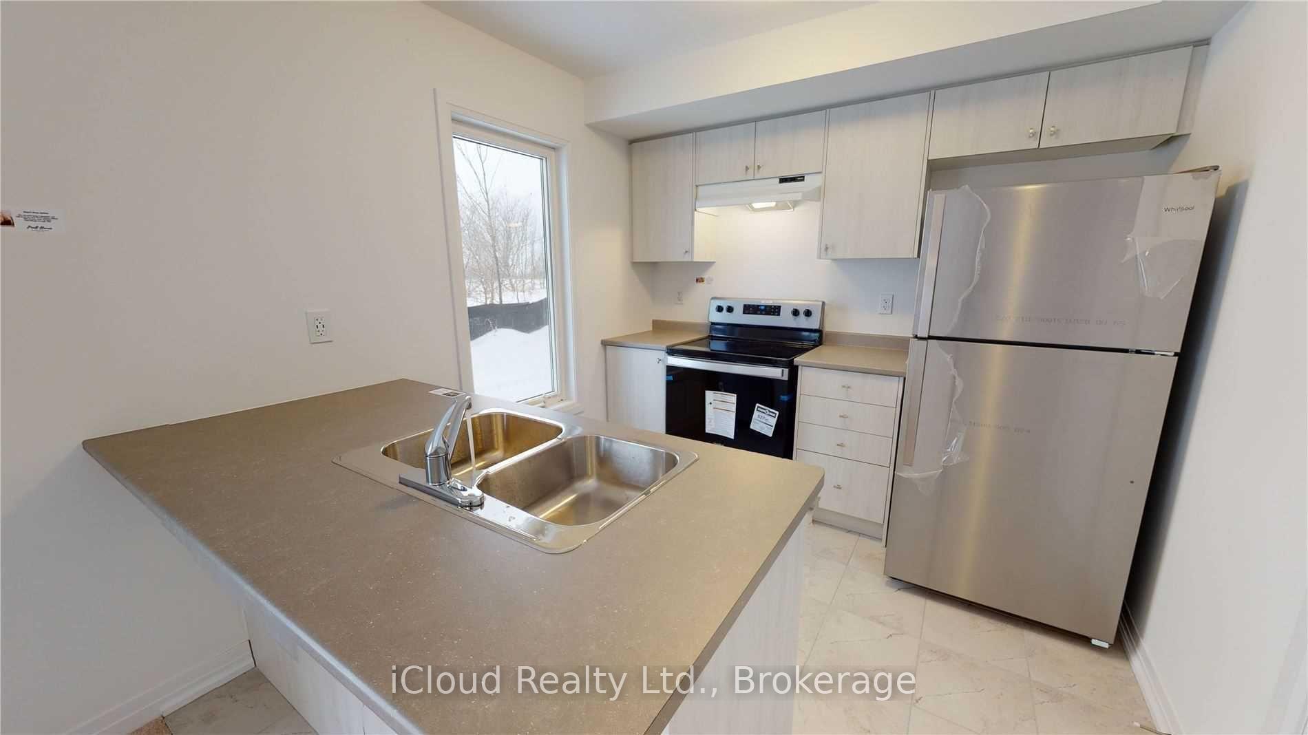 Photo 4 of 58 Brown Bear Street, Barrie, Rural Barrie Southwest — HOMEH
