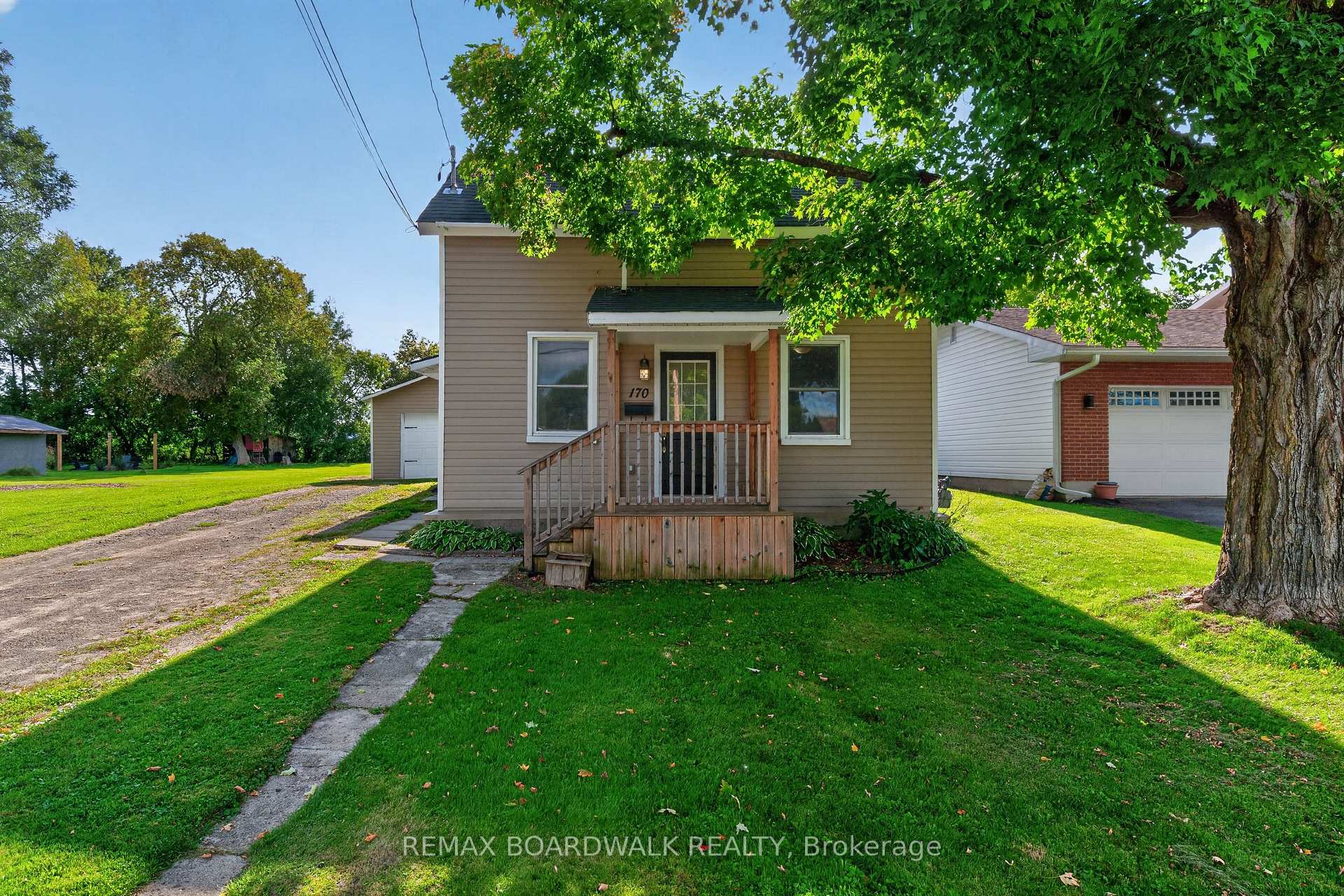 Photo 2 of 170 Poole Street, McNab/Braeside, Mcnab/Braeside Twps — HOMEH
