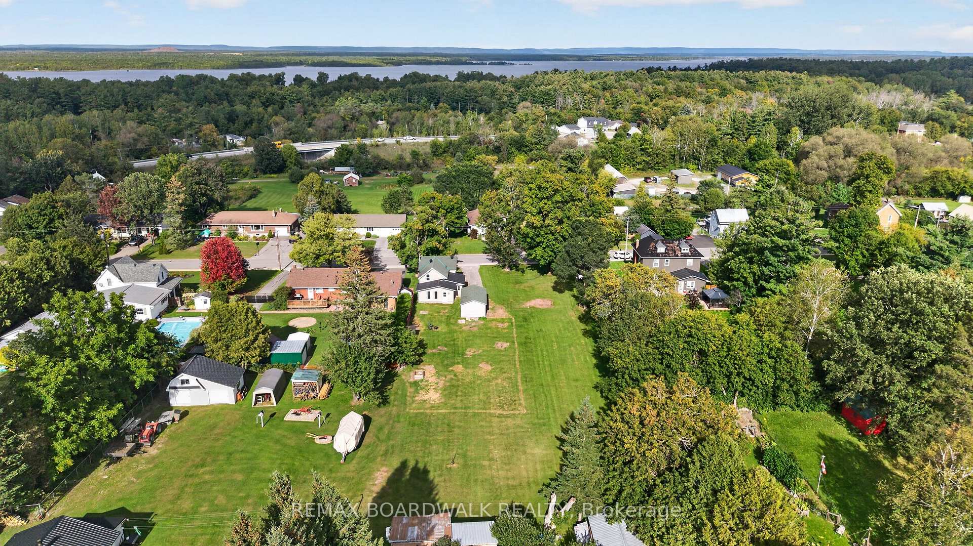 Photo 36 of 170 Poole Street, McNab/Braeside, Mcnab/Braeside Twps — HOMEH