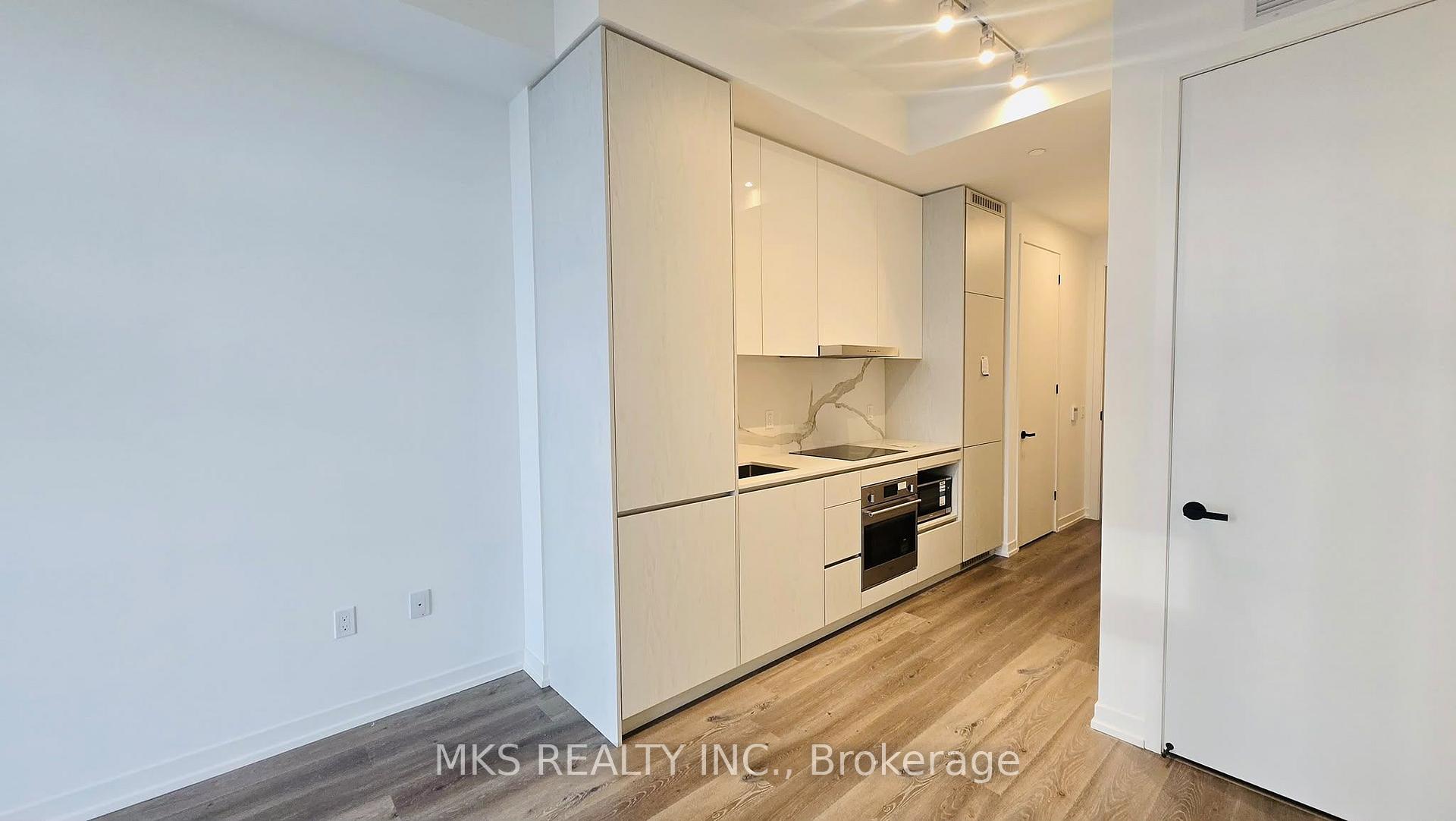 Photo 2 of Unit 4315, 28 Interchange Way, Vaughan, Vaughan Corporate Centre — HOMEH