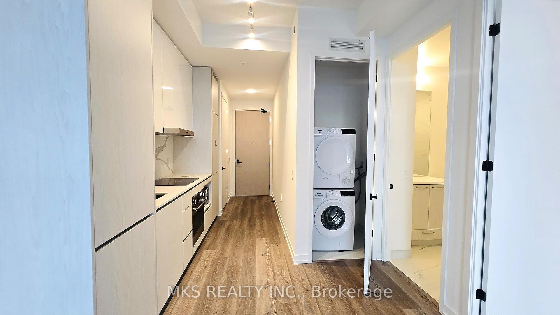 Photo 3 of Unit 4315, 28 Interchange Way, Vaughan, Vaughan Corporate Centre — HOMEH