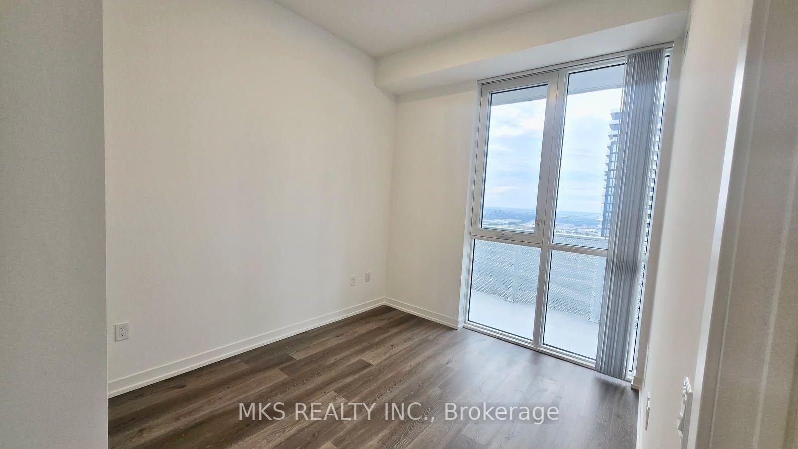 Photo 5 of Unit 4315, 28 Interchange Way, Vaughan, Vaughan Corporate Centre — HOMEH