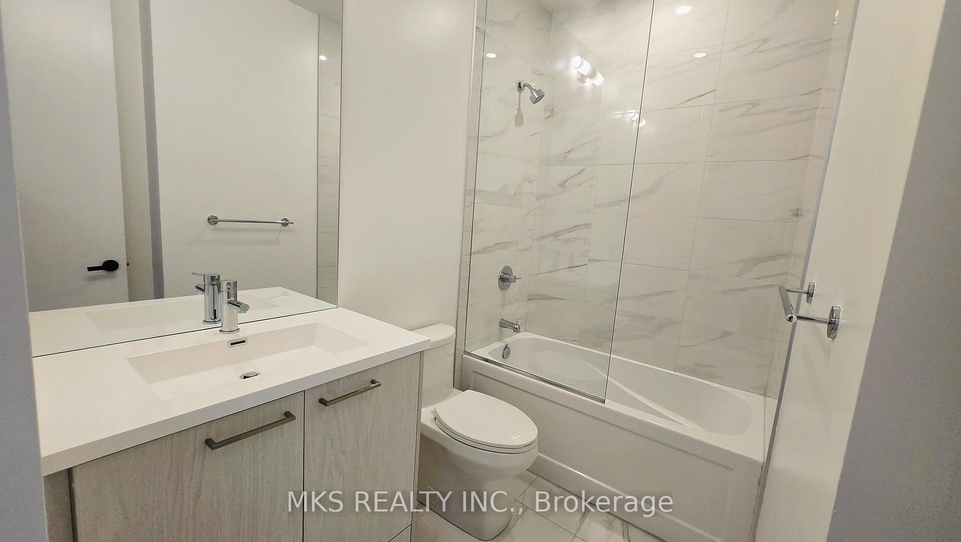 Photo 6 of Unit 4315, 28 Interchange Way, Vaughan, Vaughan Corporate Centre — HOMEH