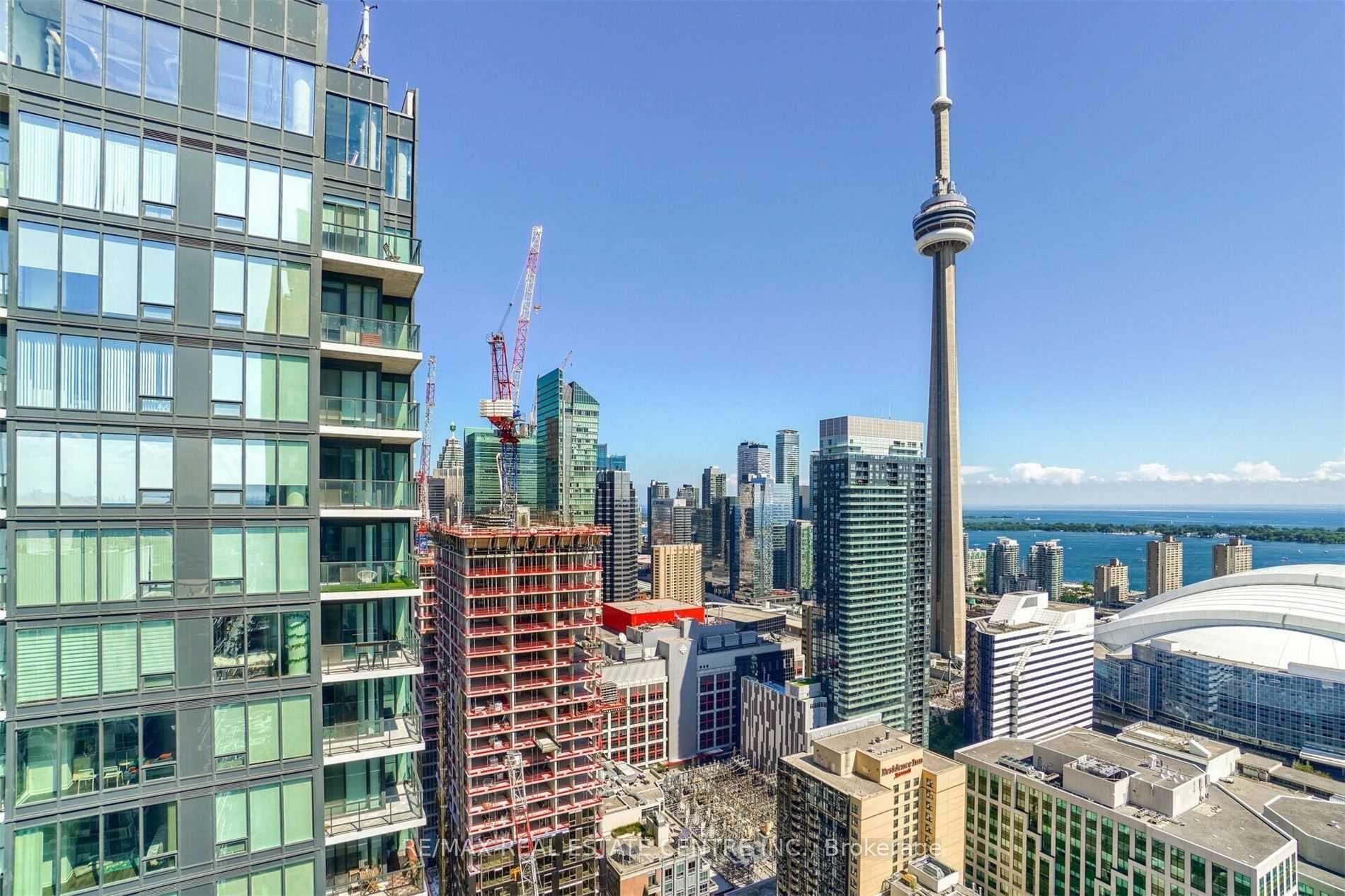 Photo 3 of Unit 2508, 88 Blue Jays Way, Toronto, Waterfront Communities — HOMEH
