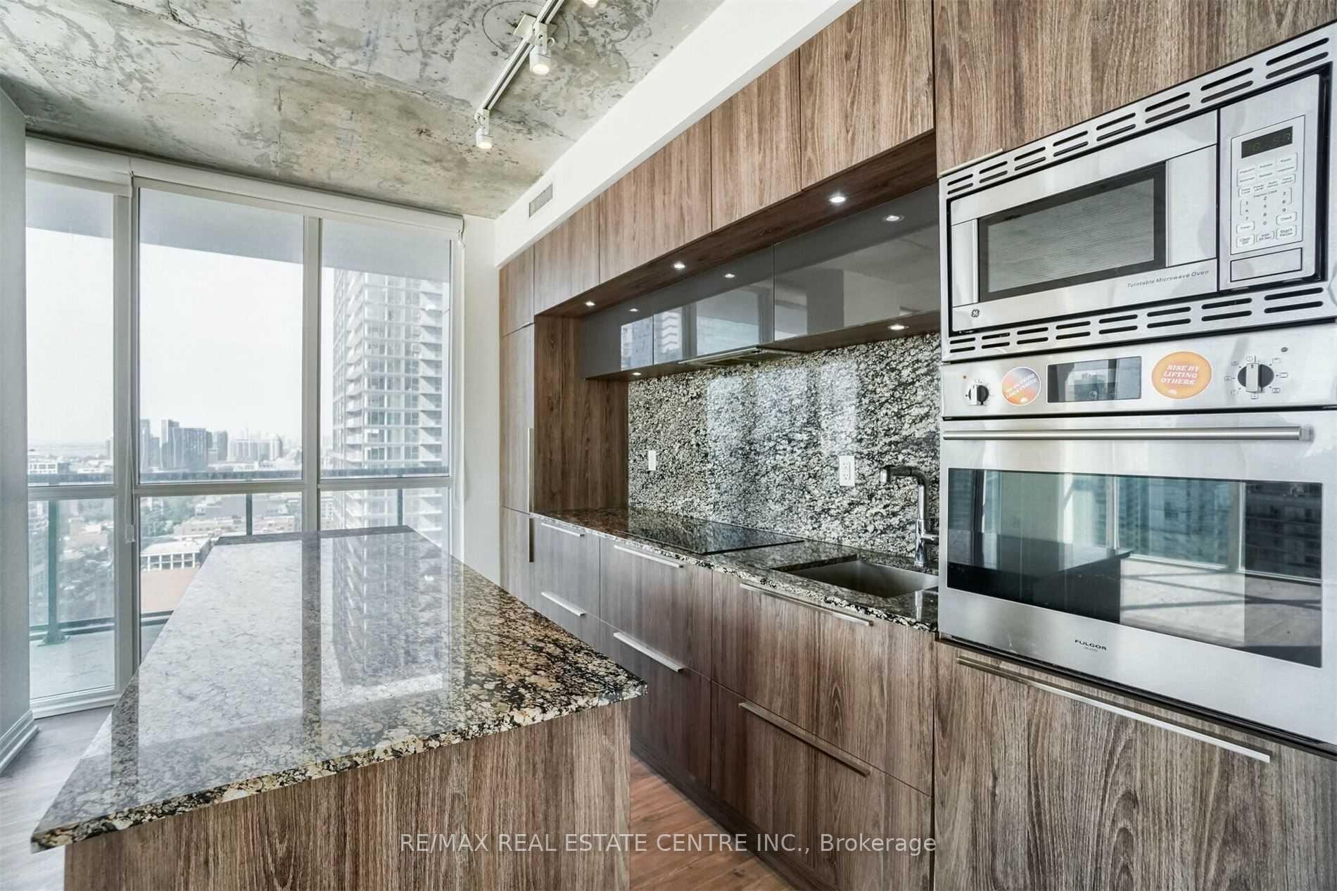 Photo 8 of Unit 2508, 88 Blue Jays Way, Toronto, Waterfront Communities — HOMEH