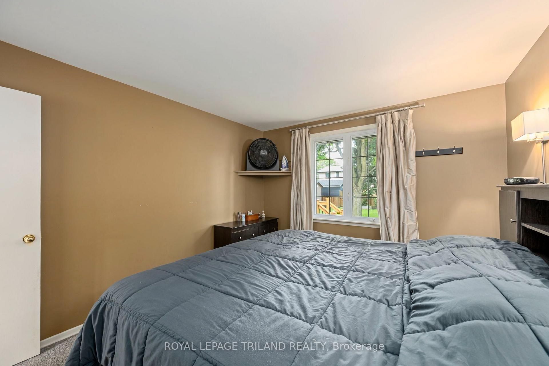 Photo 15 of 1611 Trossacks Avenue, London, North C — HOMEH