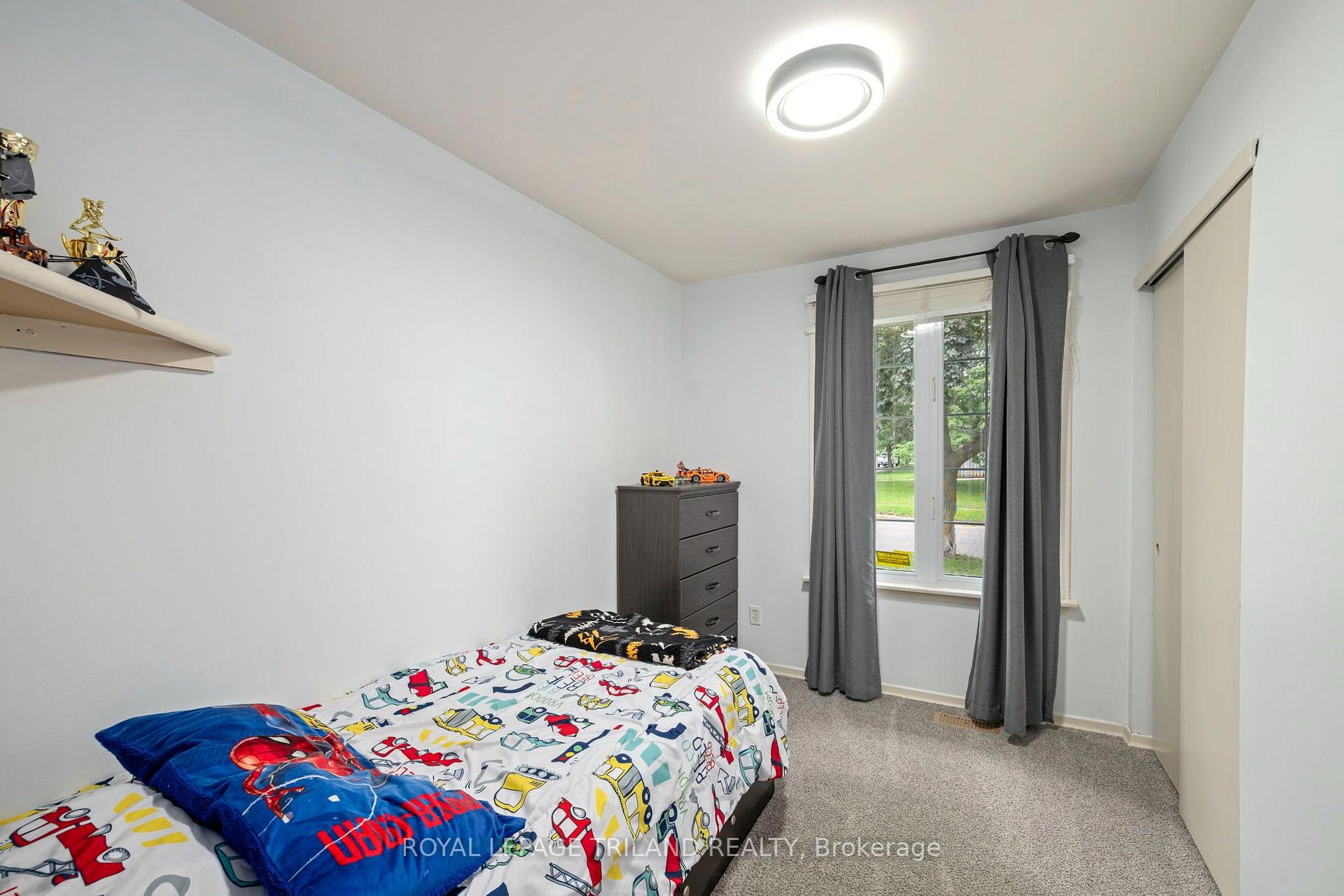 Photo 17 of 1611 Trossacks Avenue, London, North C — HOMEH