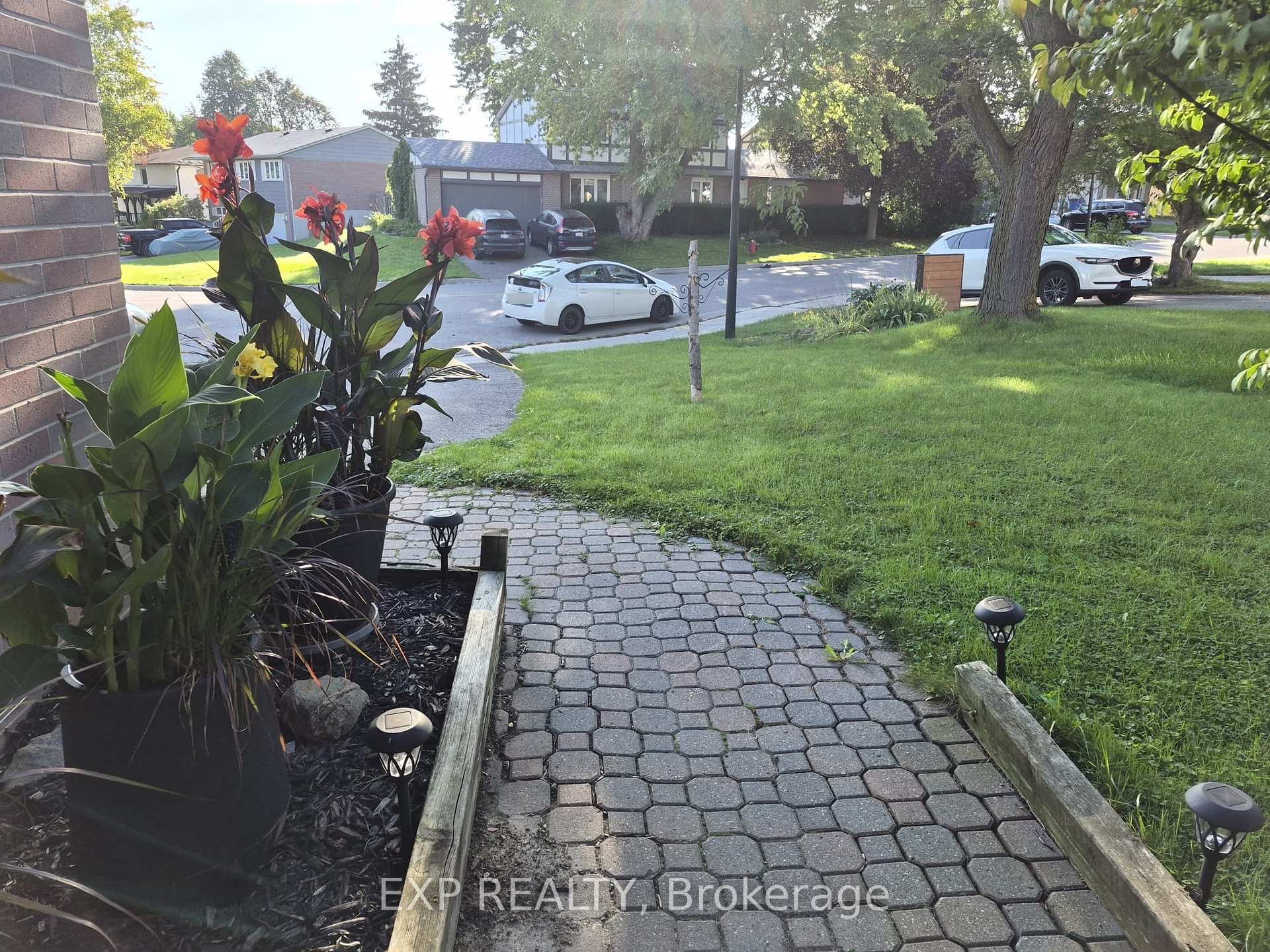Photo 4 of 348 Terry Drive, Newmarket, Central Newmarket — HOMEH