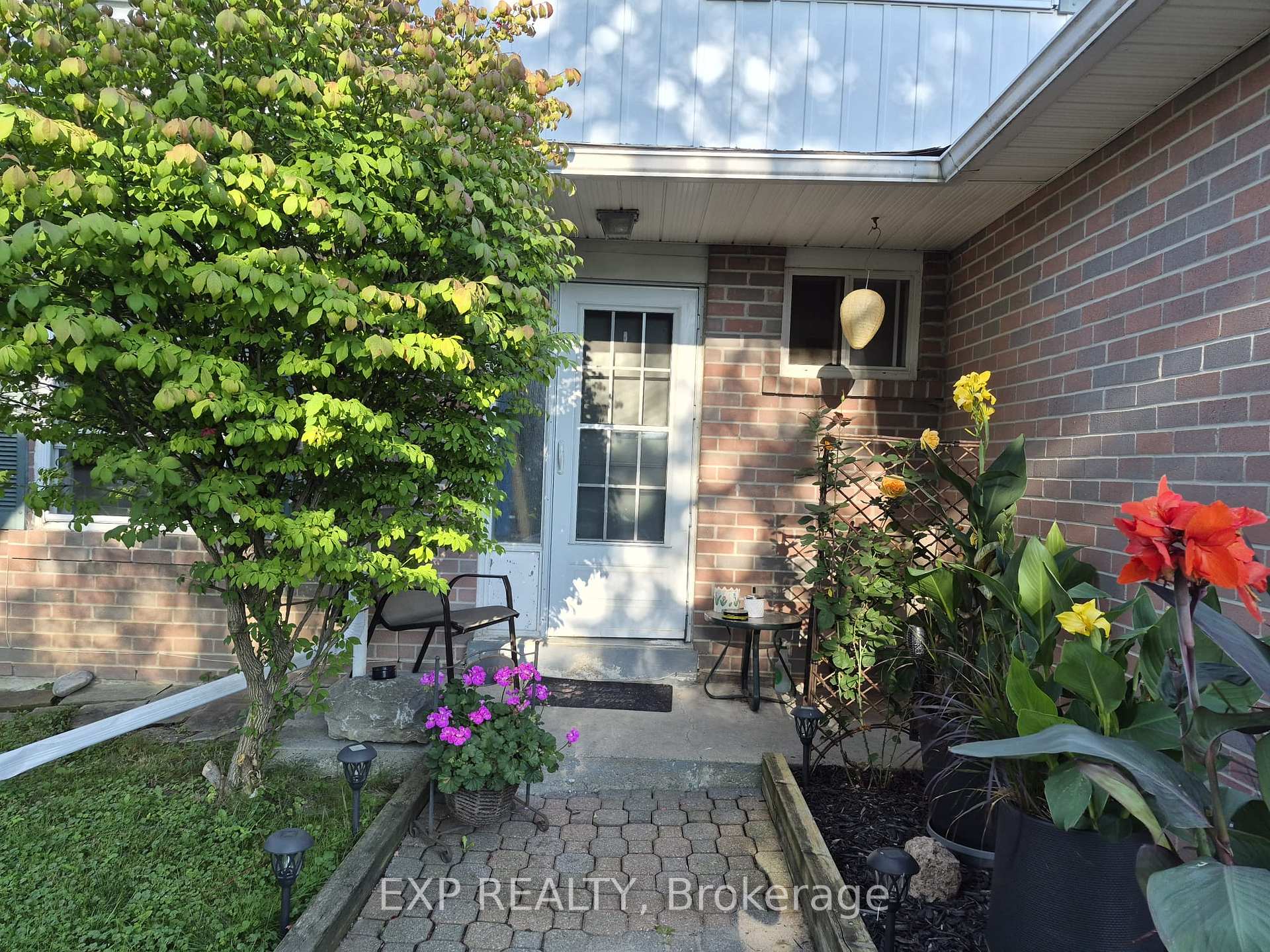 Photo 5 of 348 Terry Drive, Newmarket, Central Newmarket — HOMEH