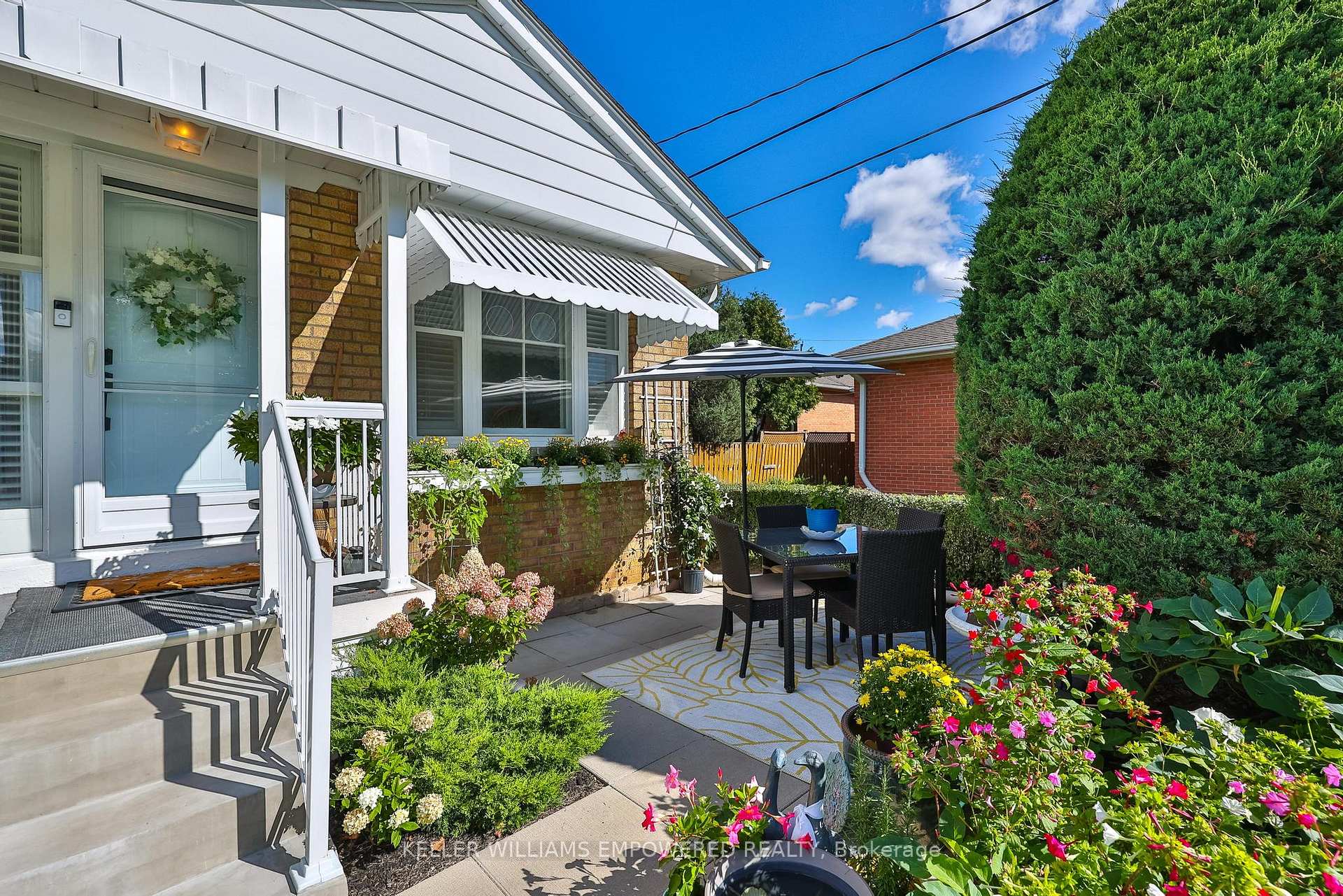 Photo 3 of 26 Rexton Road, Etobicoke, Etobicoke West Mall — HOMEH