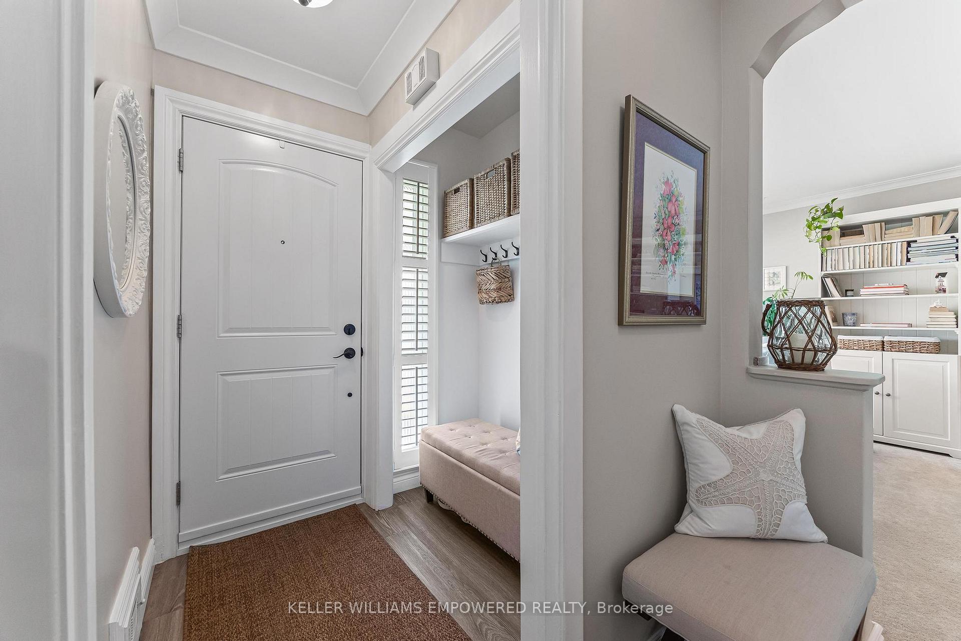 Photo 4 of 26 Rexton Road, Etobicoke, Etobicoke West Mall — HOMEH
