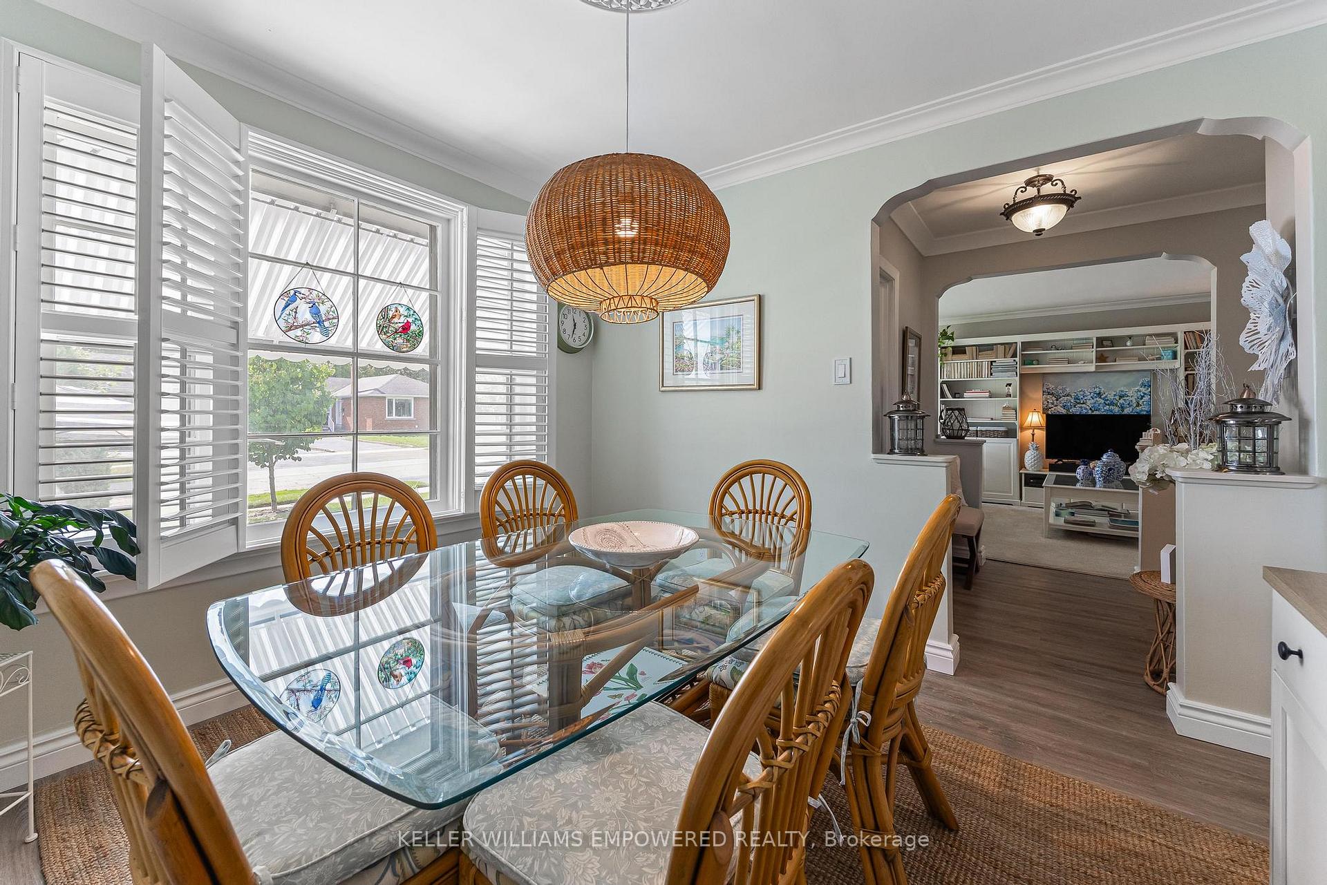 Photo 10 of 26 Rexton Road, Etobicoke, Etobicoke West Mall — HOMEH