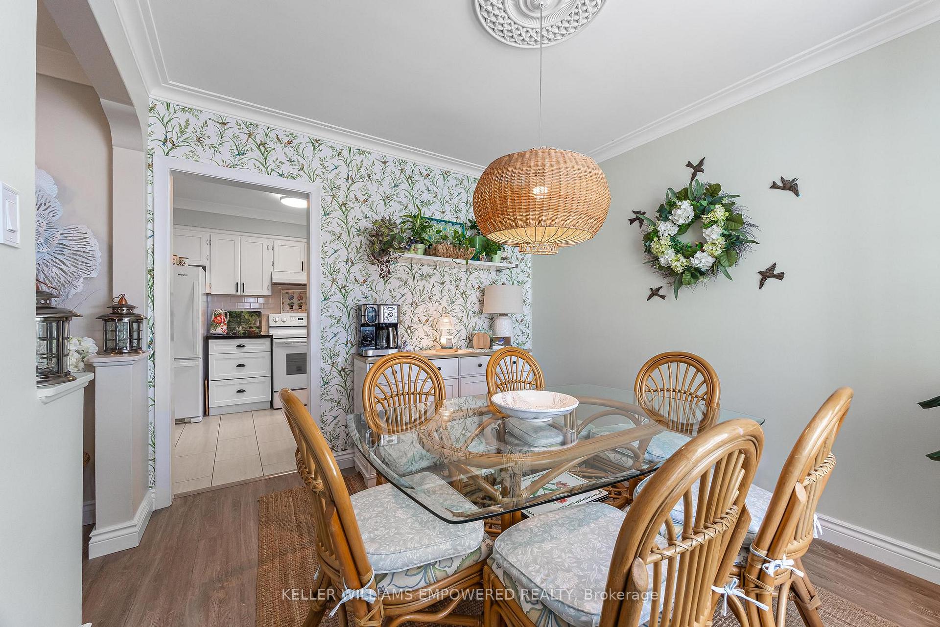 Photo 11 of 26 Rexton Road, Etobicoke, Etobicoke West Mall — HOMEH
