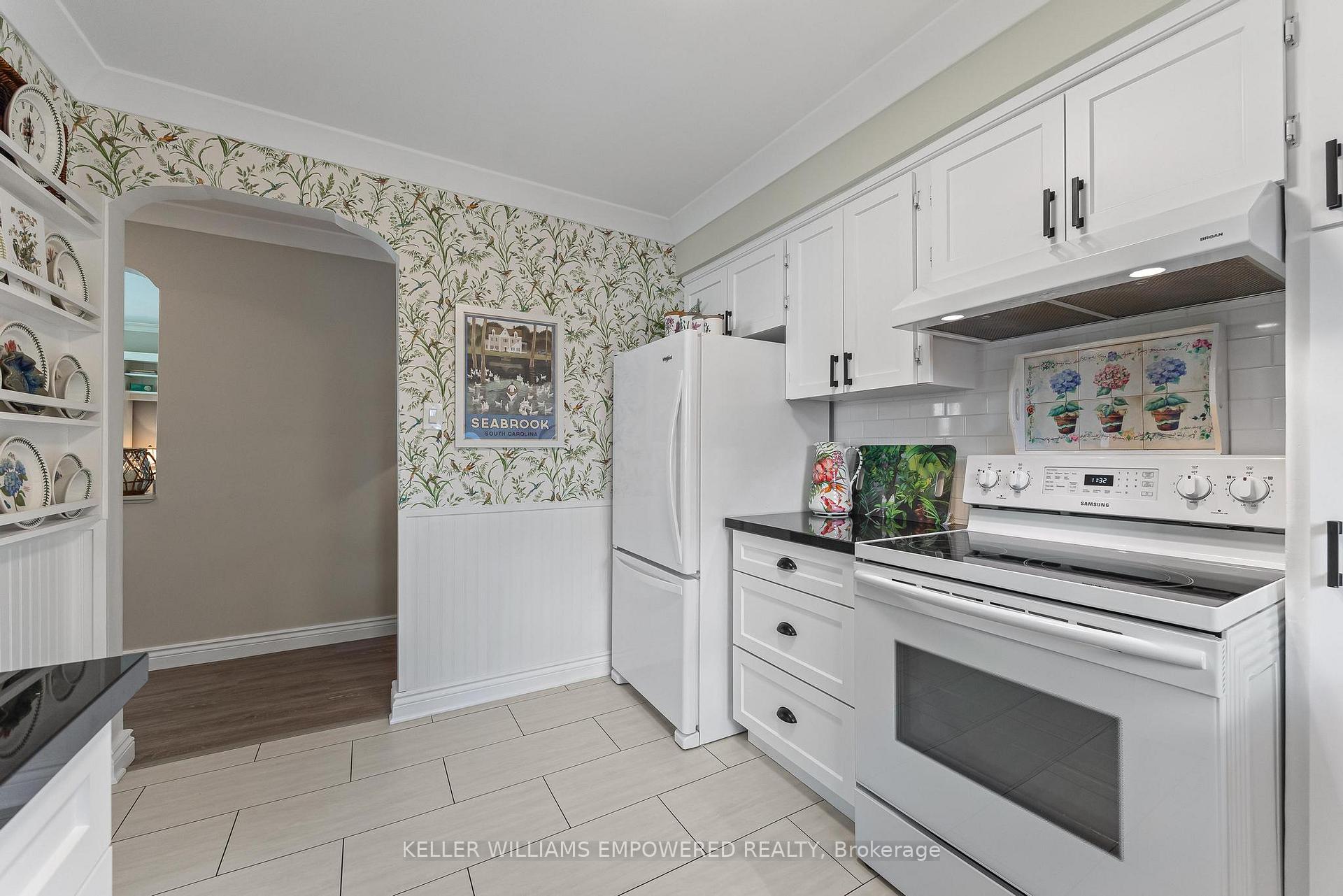 Photo 14 of 26 Rexton Road, Etobicoke, Etobicoke West Mall — HOMEH