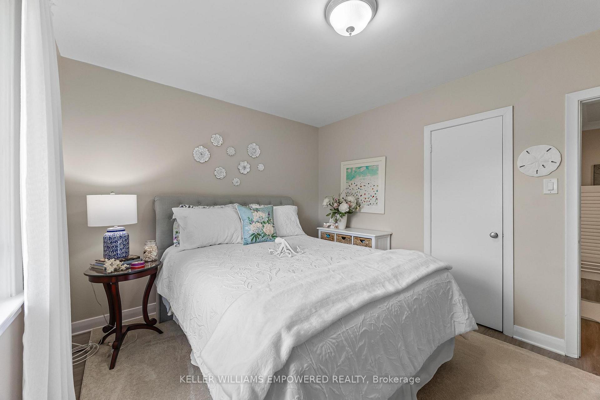 Photo 20 of 26 Rexton Road, Etobicoke, Etobicoke West Mall — HOMEH