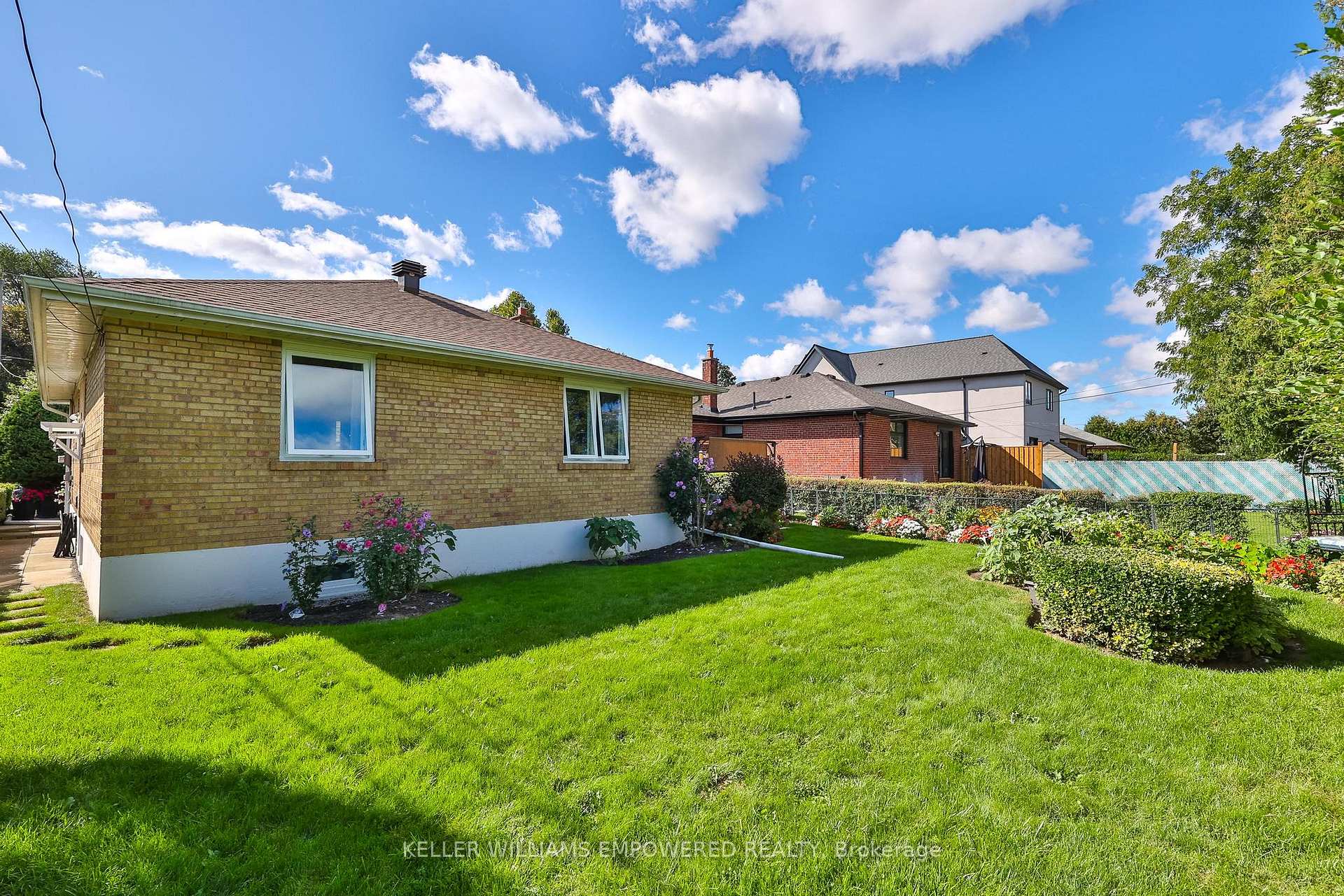 Photo 34 of 26 Rexton Road, Etobicoke, Etobicoke West Mall — HOMEH