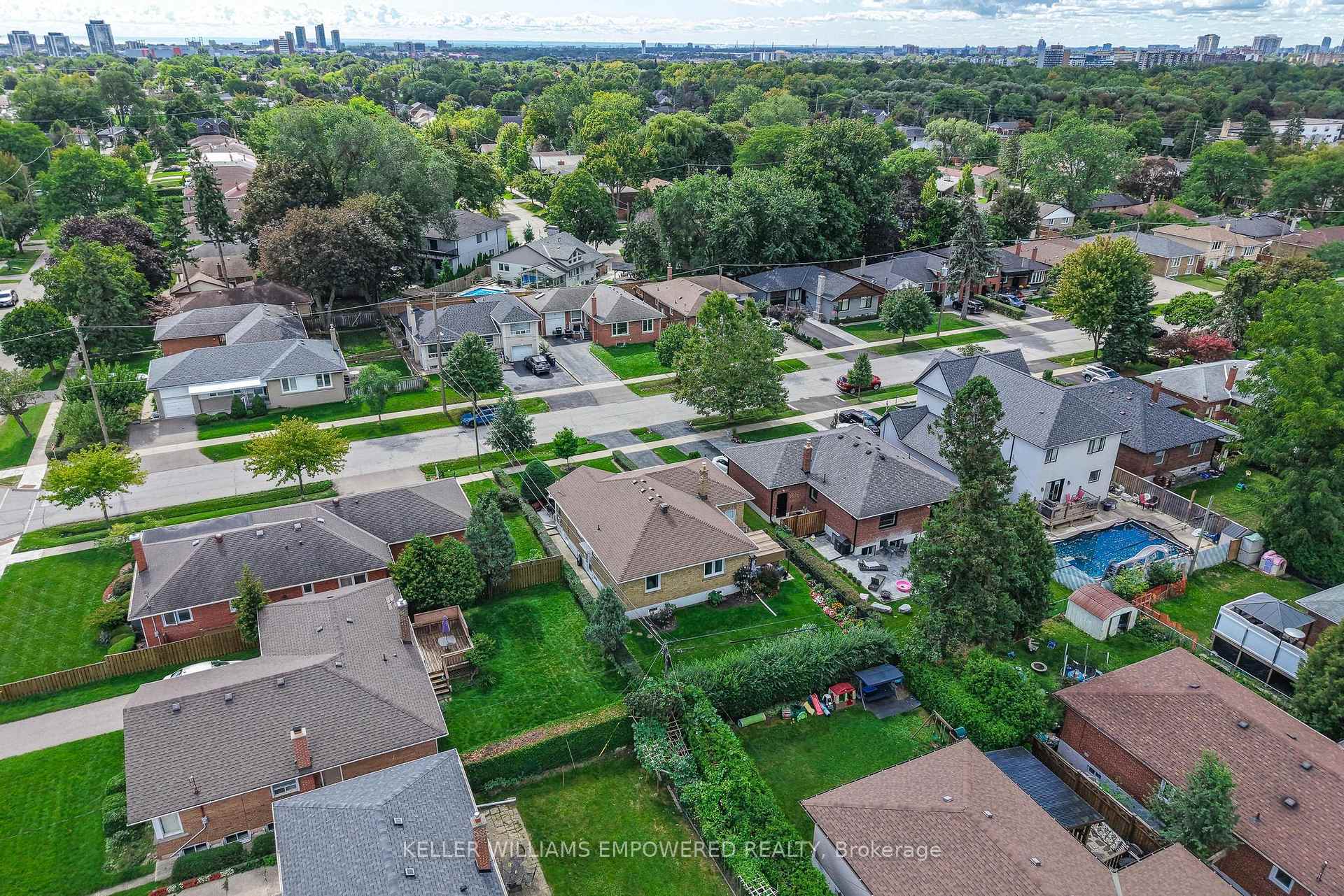 Photo 39 of 26 Rexton Road, Etobicoke, Etobicoke West Mall — HOMEH