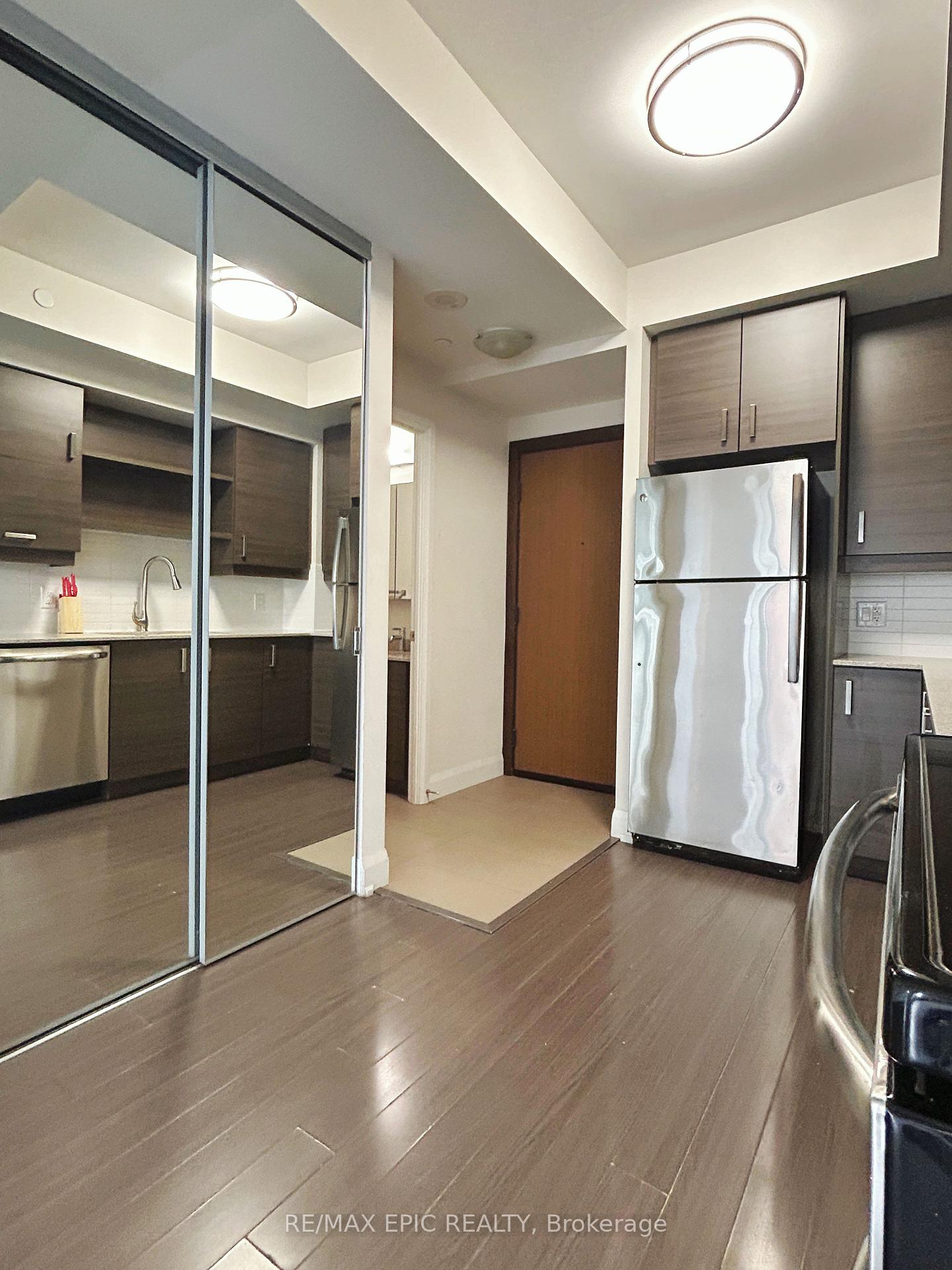 Photo 4 of Unit 609, 1 Uptown Drive, Markham, Unionville — HOMEH