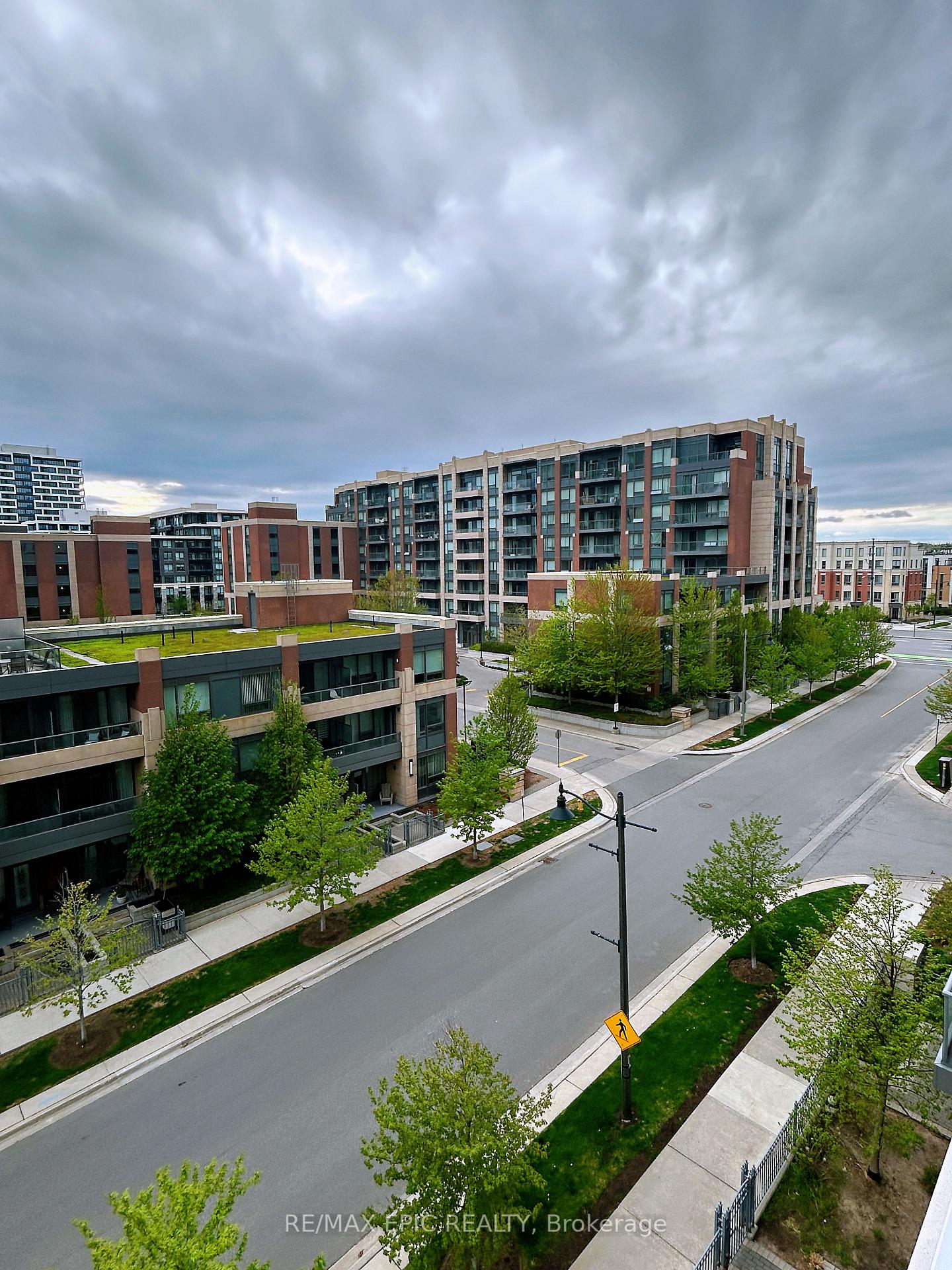 Photo 9 of Unit 609, 1 Uptown Drive, Markham, Unionville — HOMEH