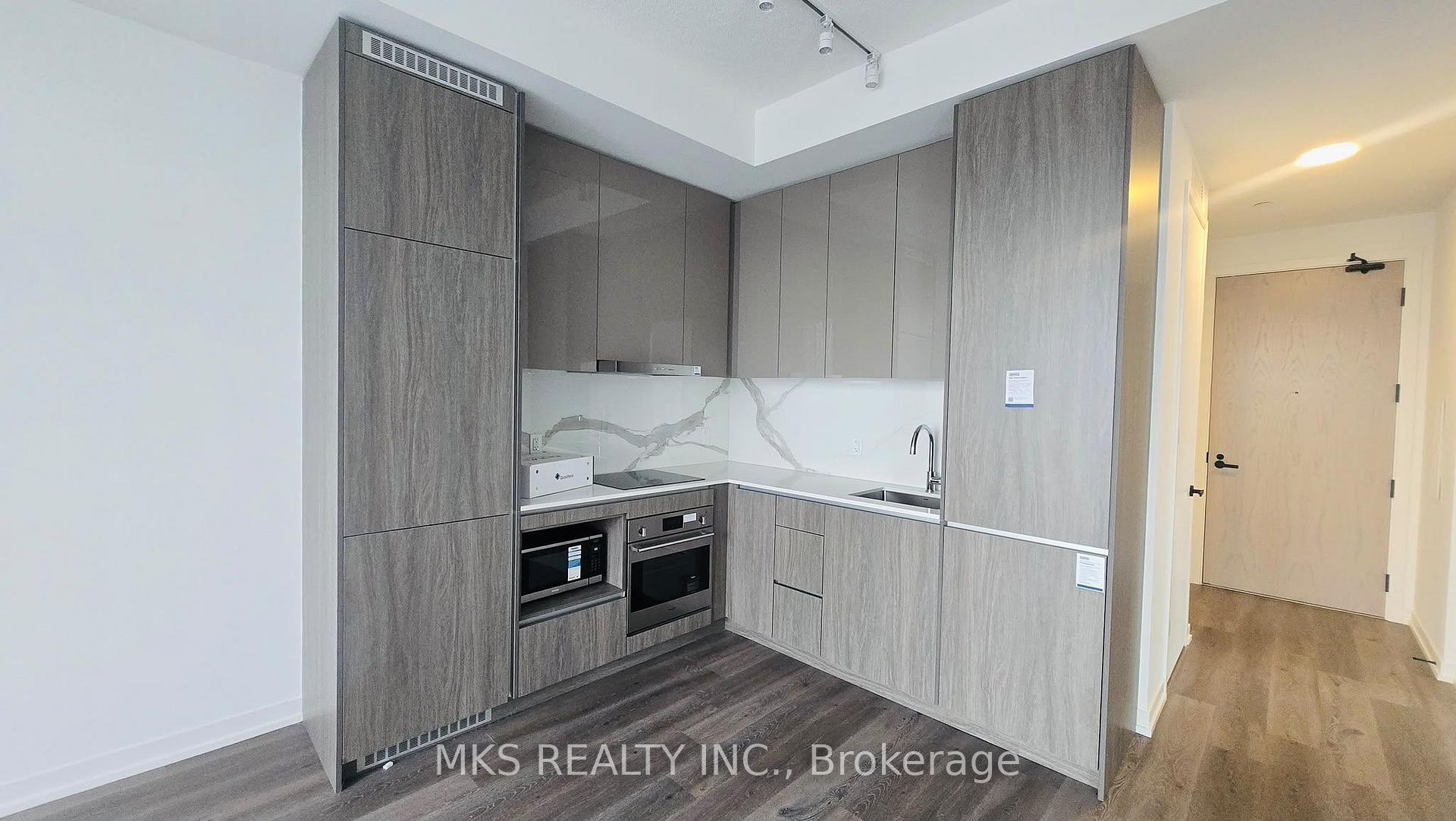 Photo 2 of Unit 4305, 28 Interchange Way, Vaughan, Vaughan Corporate Centre — HOMEH
