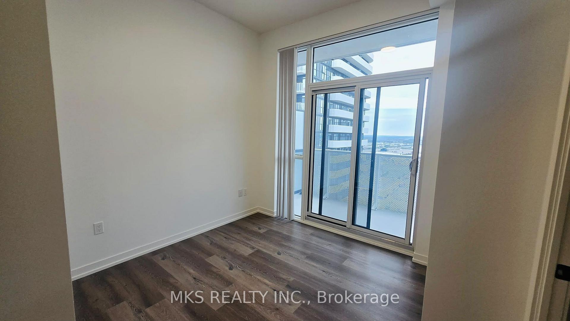 Photo 4 of Unit 4305, 28 Interchange Way, Vaughan, Vaughan Corporate Centre — HOMEH