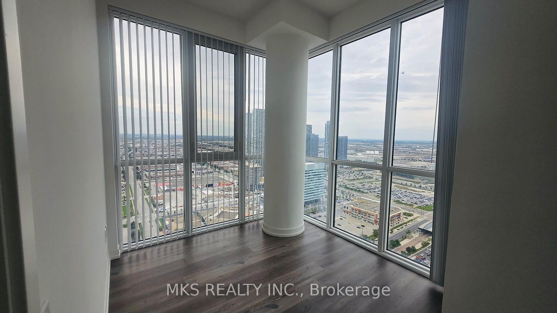 Photo 5 of Unit 4305, 28 Interchange Way, Vaughan, Vaughan Corporate Centre — HOMEH