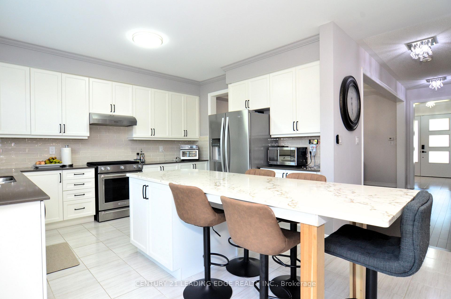 Photo 10 of 63 Northhill Avenue, Cavan Monaghan, Cavan Twp — HOMEH
