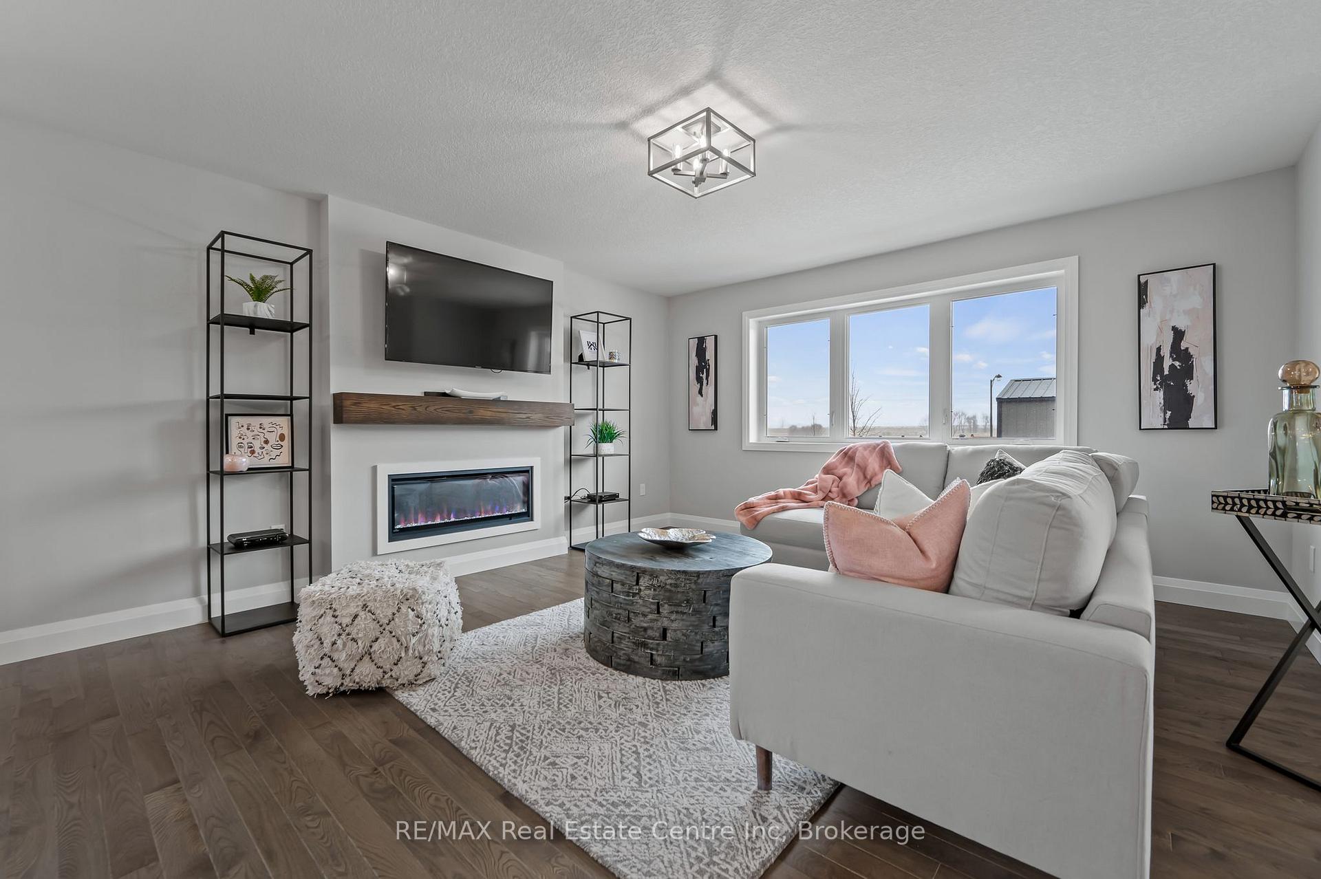 Photo 7 of 130 Stephenson Way, Minto — HOMEH