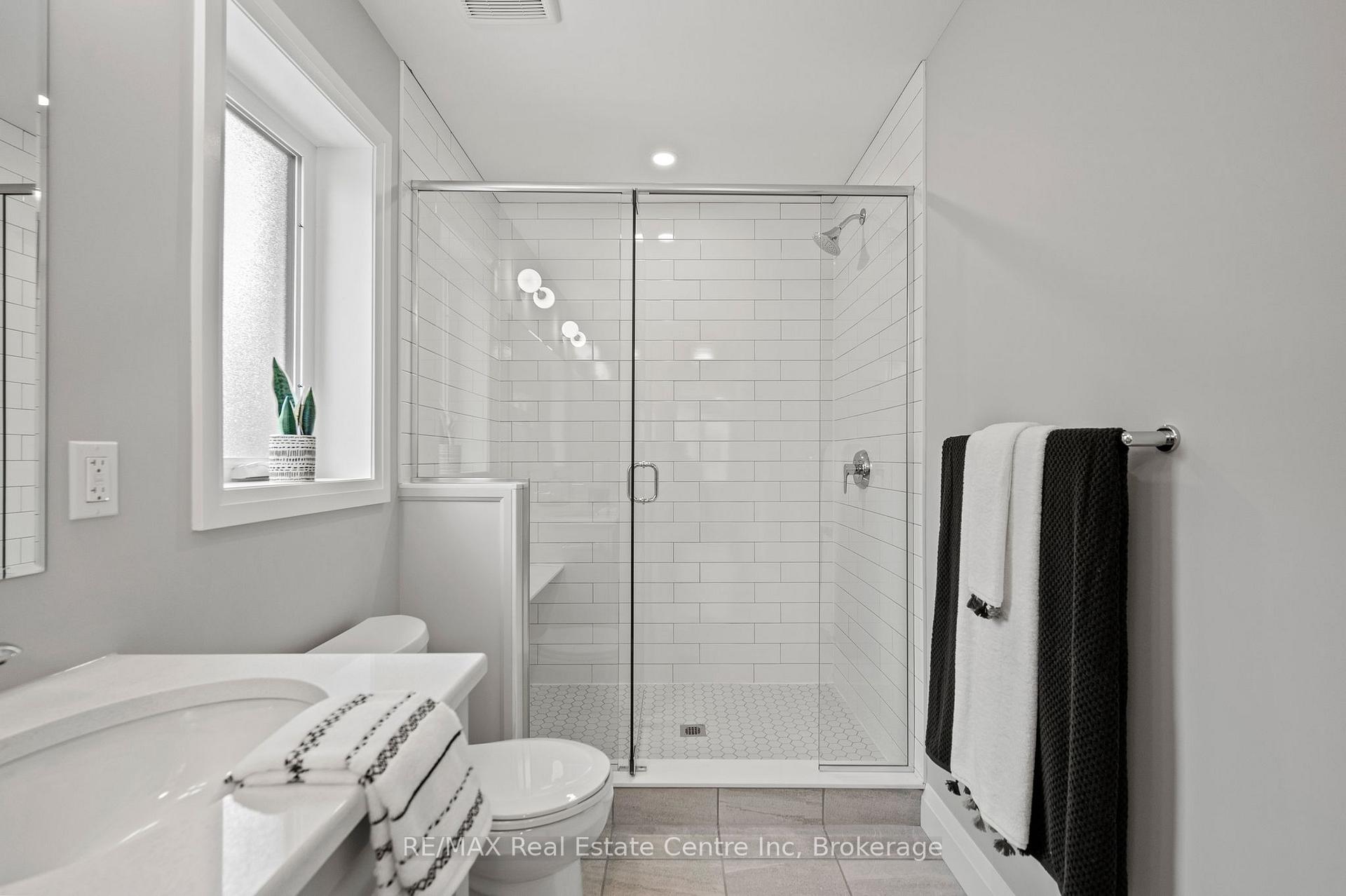 Photo 18 of 130 Stephenson Way, Minto — HOMEH