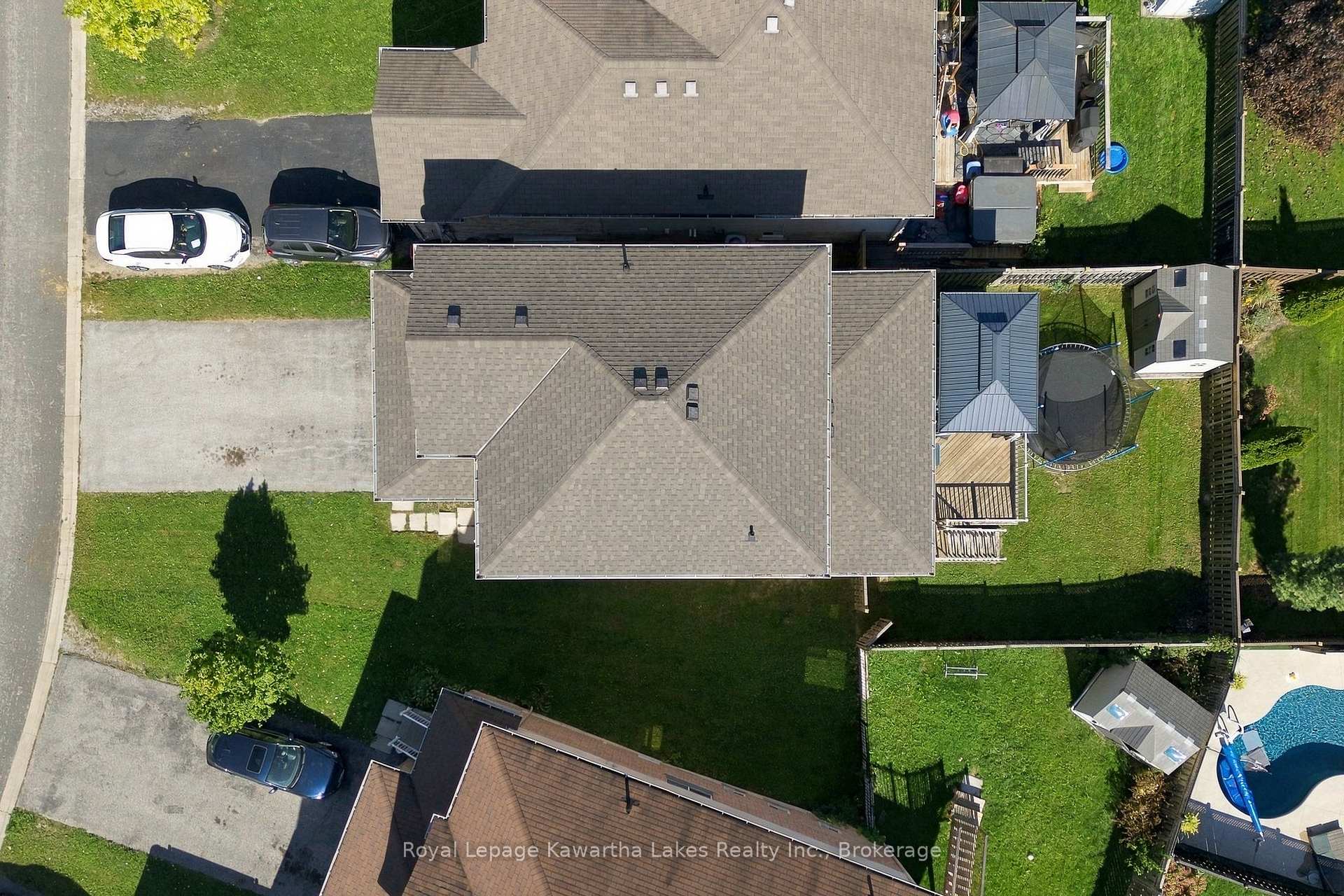 Photo 4 of 12 Lucas Crescent, Kawartha Lakes, Lindsay — HOMEH