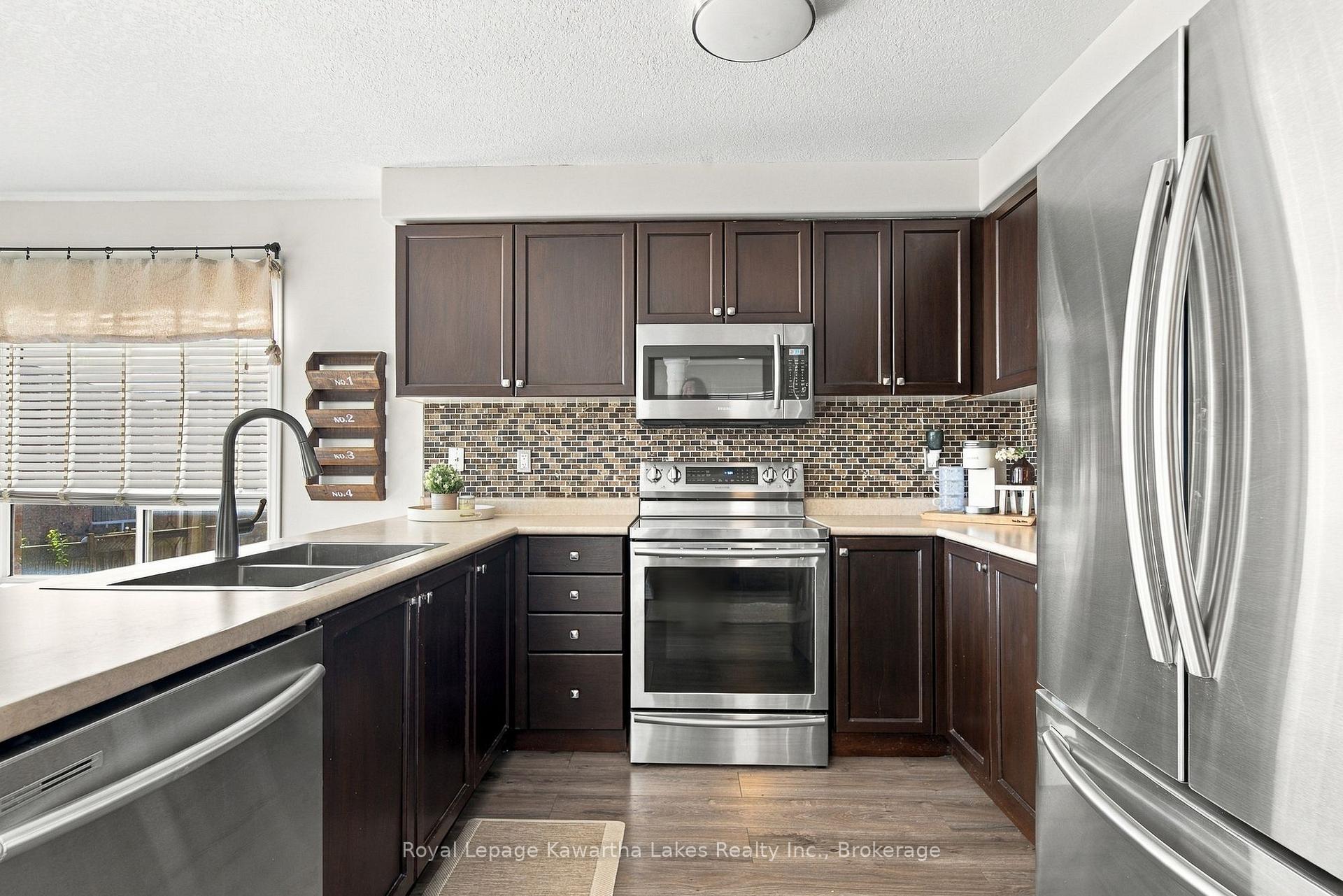 Photo 13 of 12 Lucas Crescent, Kawartha Lakes, Lindsay — HOMEH