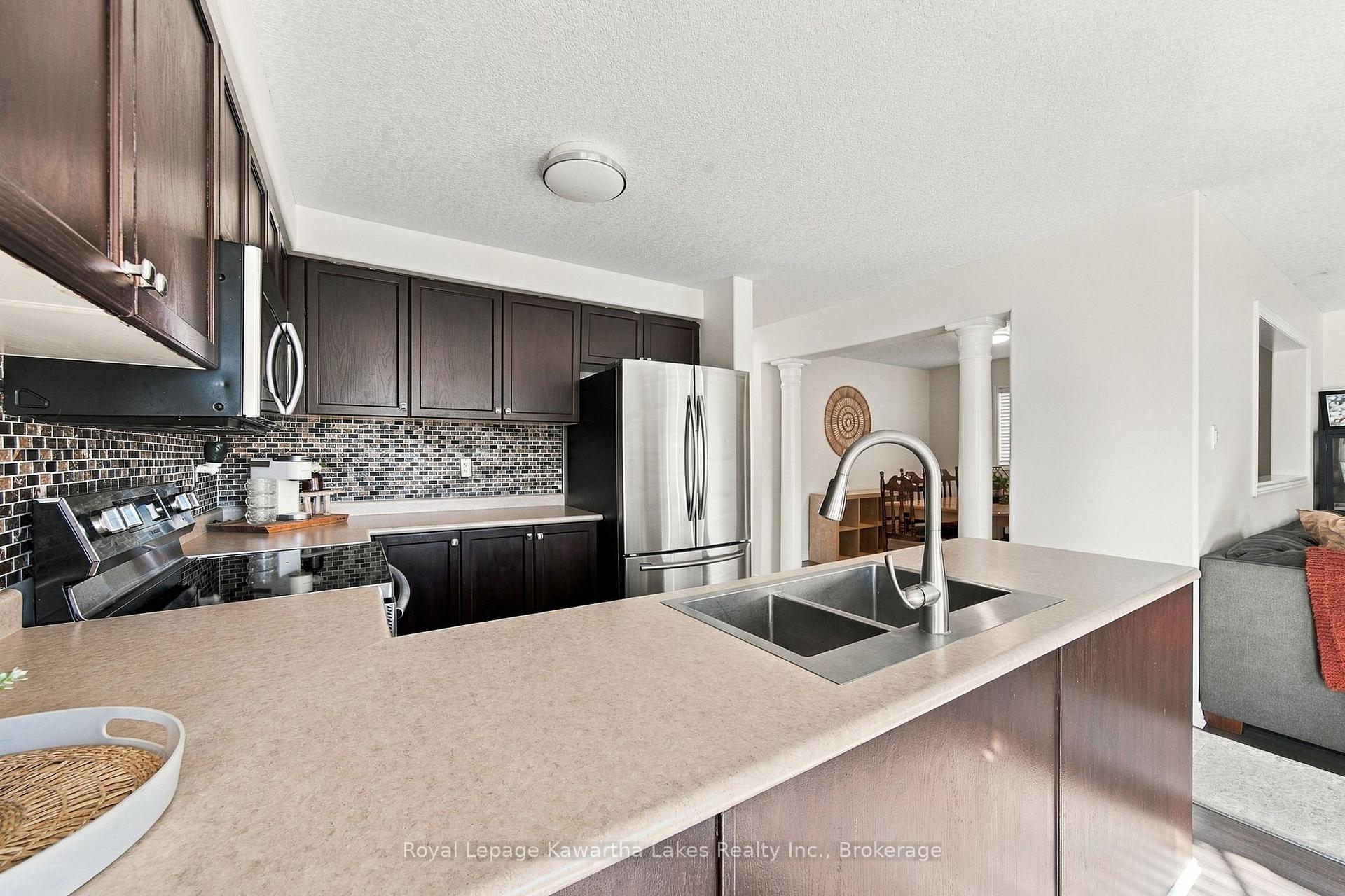 Photo 17 of 12 Lucas Crescent, Kawartha Lakes, Lindsay — HOMEH