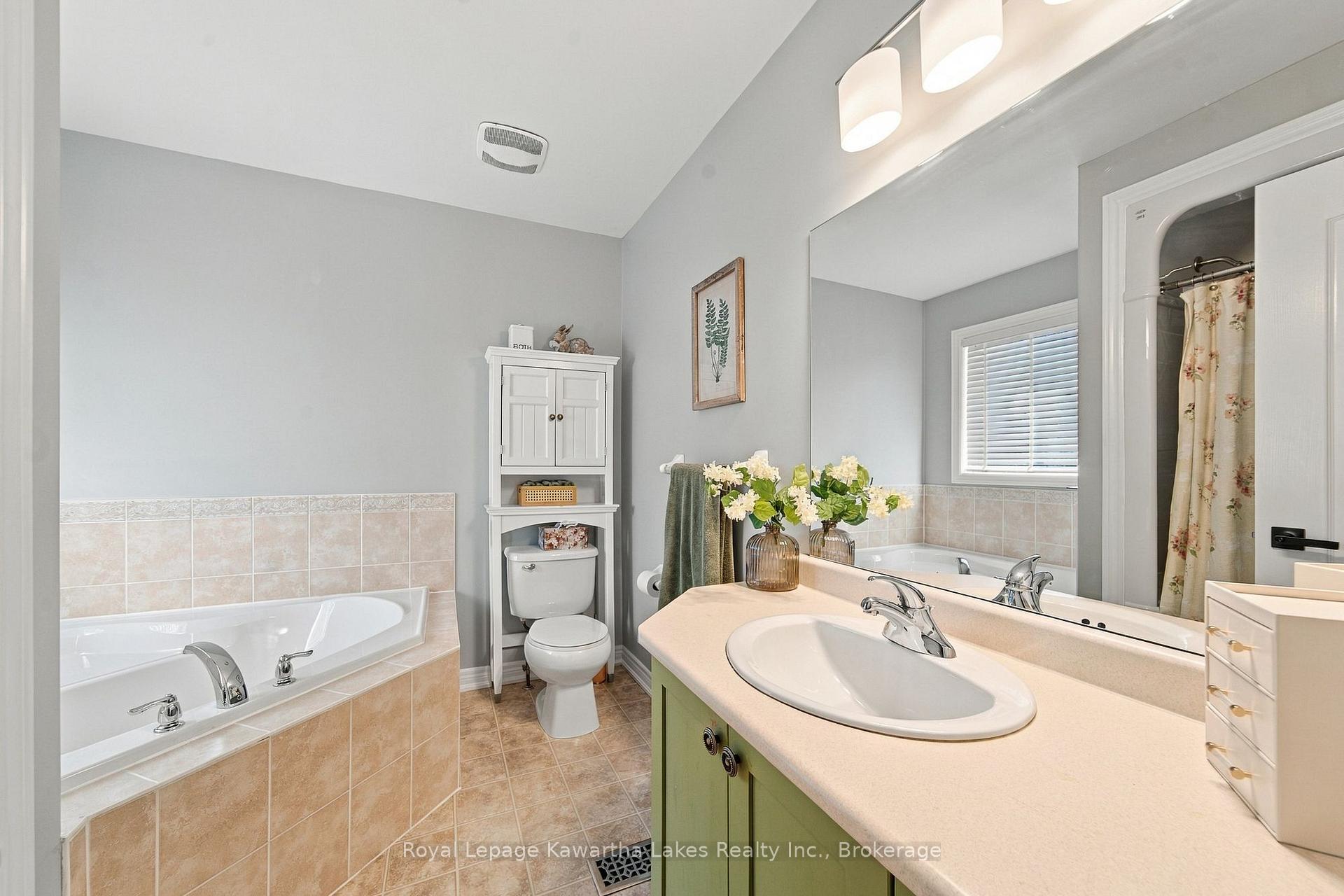 Photo 36 of 12 Lucas Crescent, Kawartha Lakes, Lindsay — HOMEH