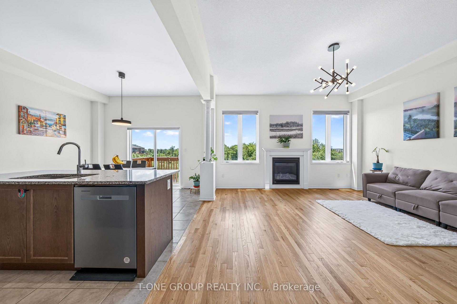 Photo 1 of 162 Hartney Dr, Richmond Hill, Rural Richmond Hill — HOMEH