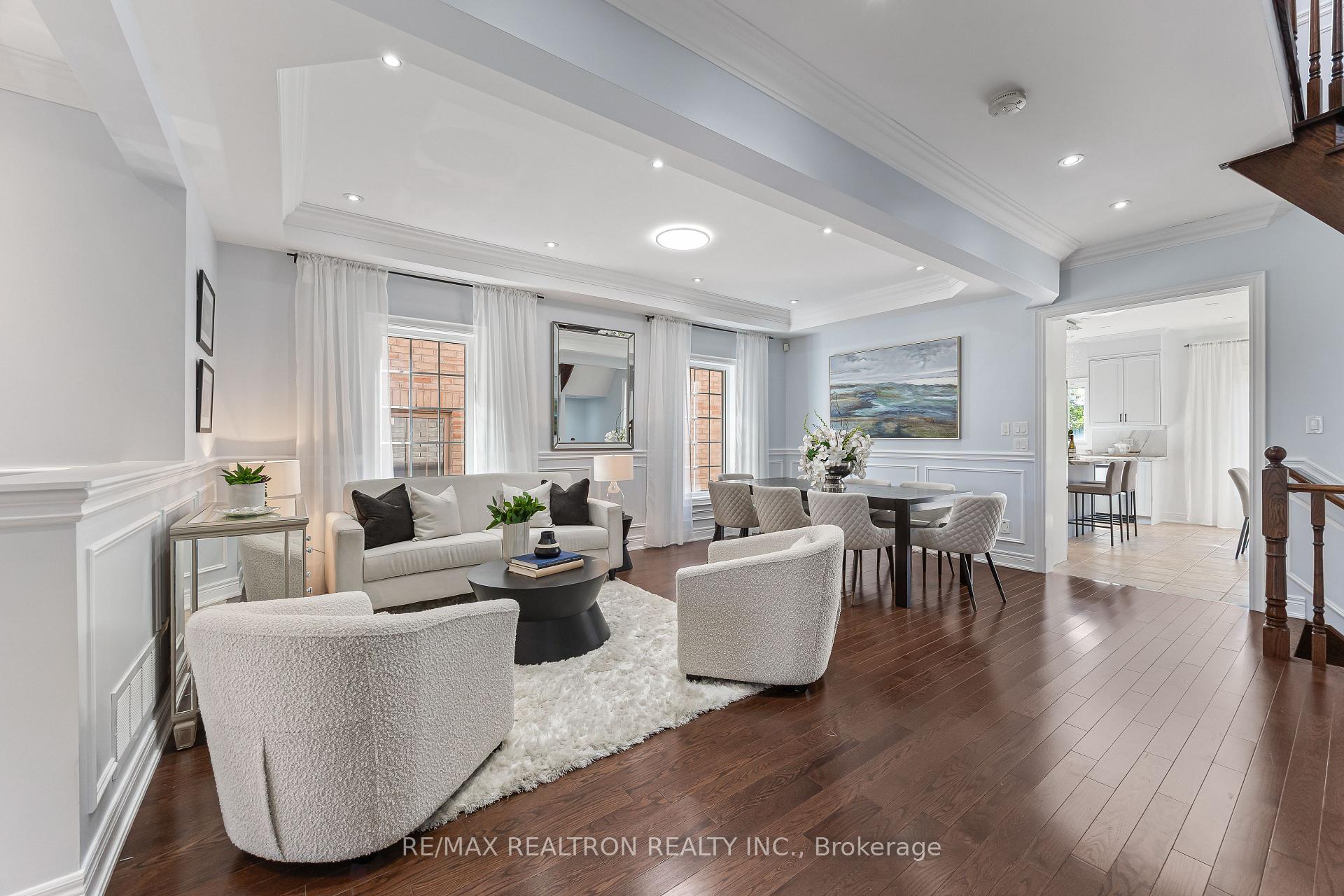 Photo 6 of 125 Lady Karen Crescent, Vaughan, Patterson — HOMEH