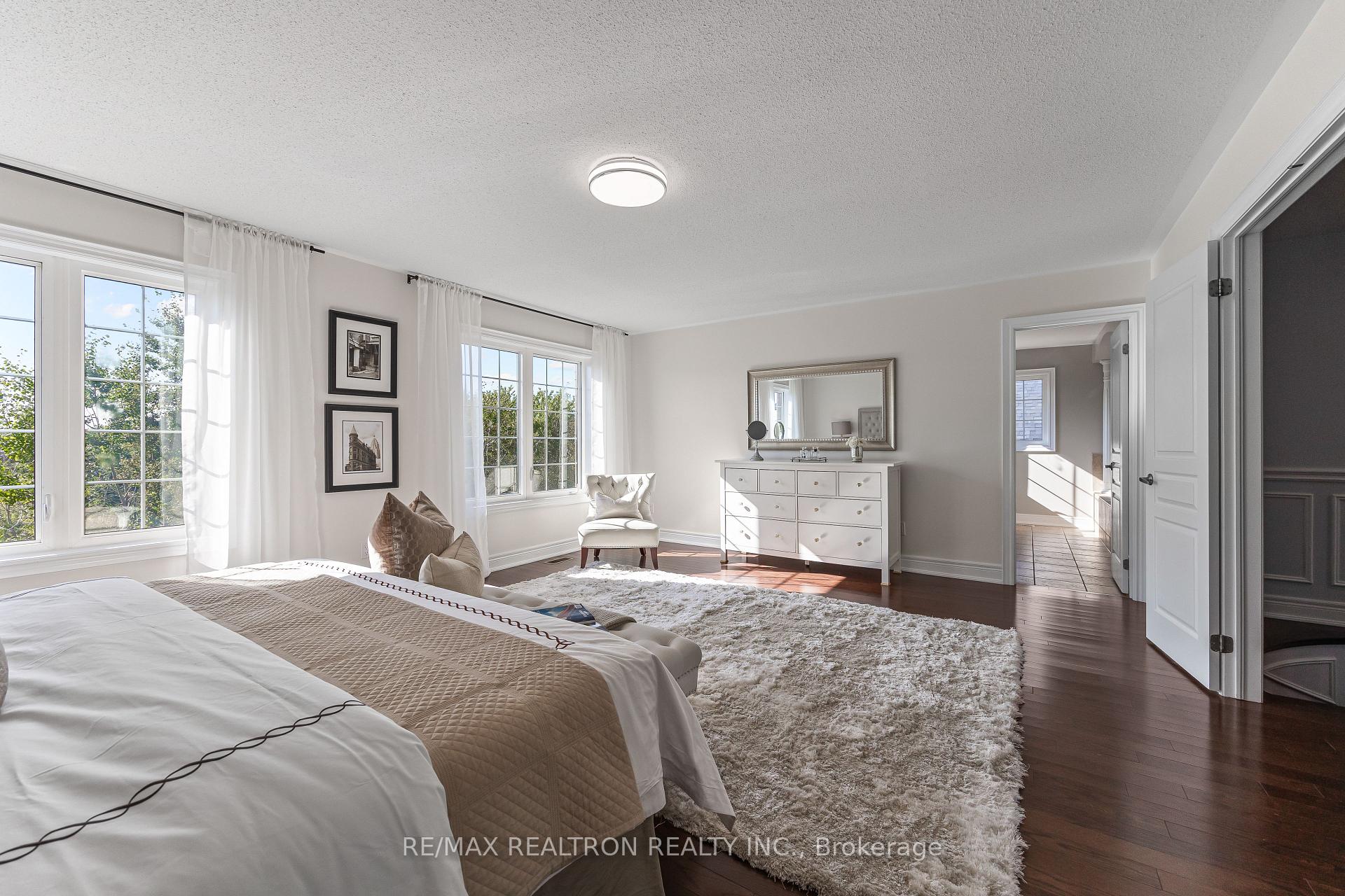 Photo 15 of 125 Lady Karen Crescent, Vaughan, Patterson — HOMEH