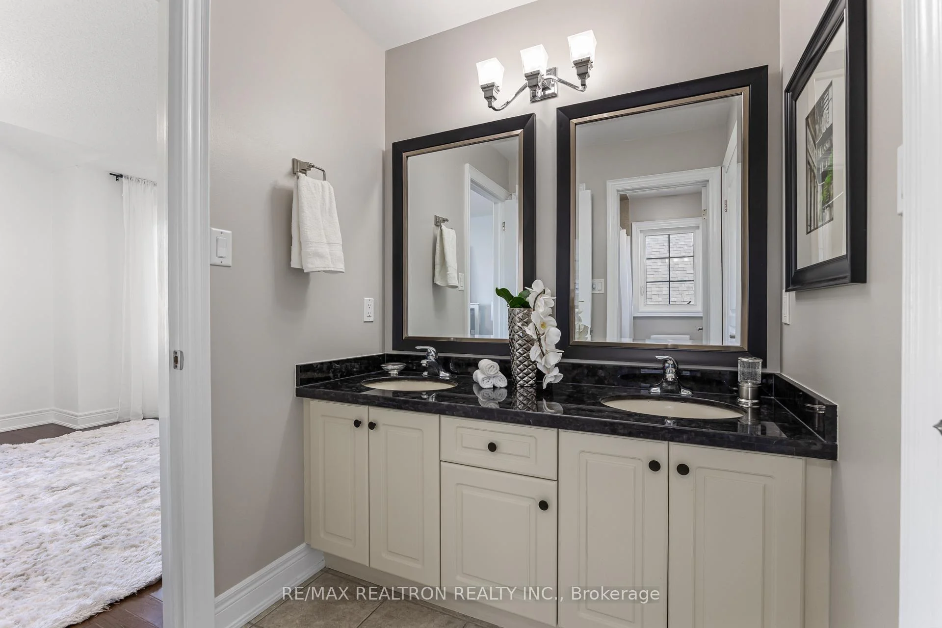 Photo 21 of 125 Lady Karen Crescent, Vaughan, Patterson — HOMEH