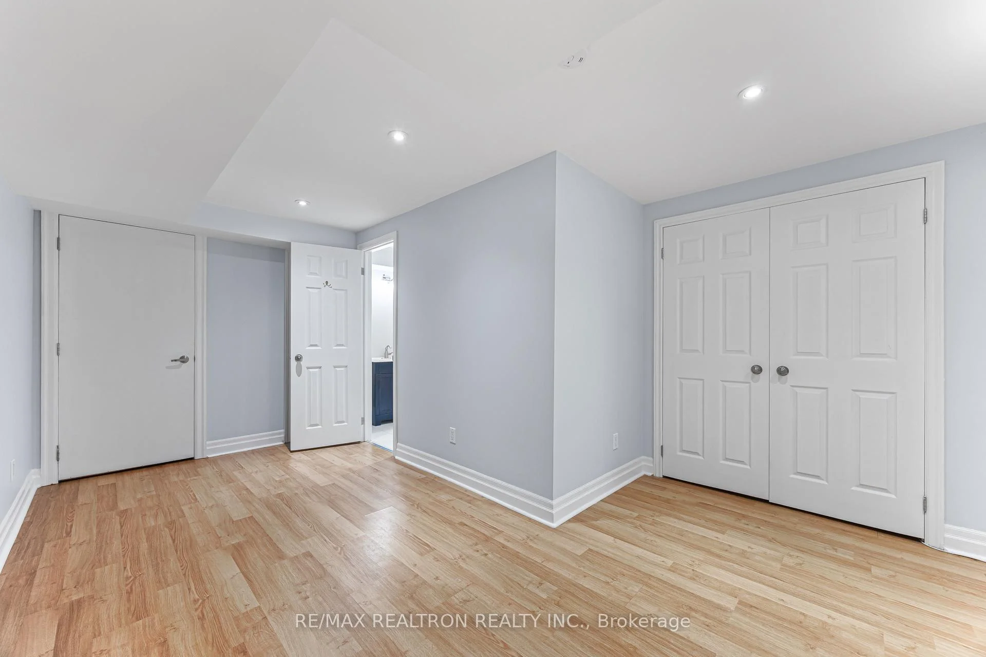 Photo 26 of 125 Lady Karen Crescent, Vaughan, Patterson — HOMEH