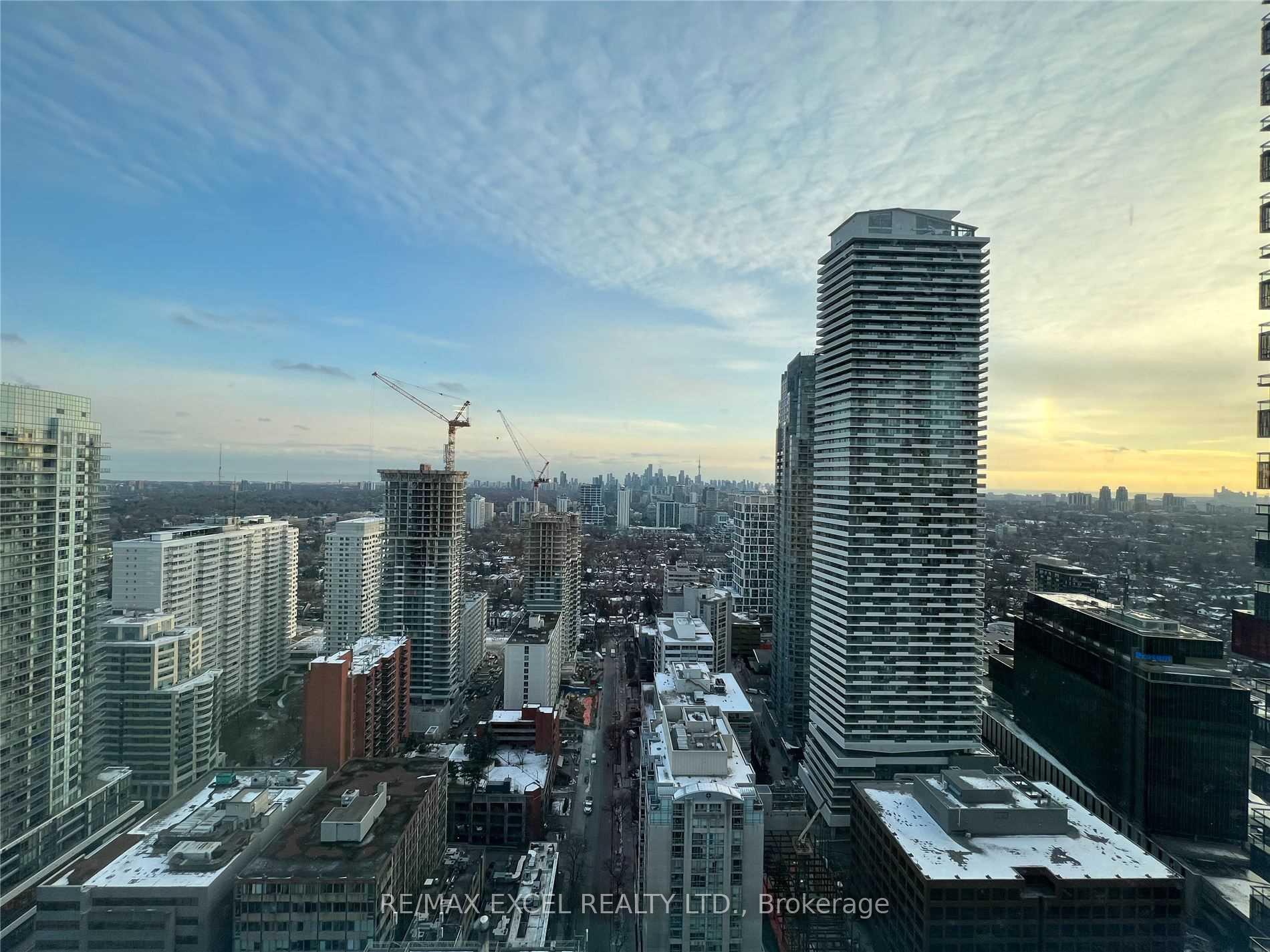 Photo 1 of Unit 3205, 39 Roehampton Avenue, Toronto, Mount Pleasant West — HOMEH