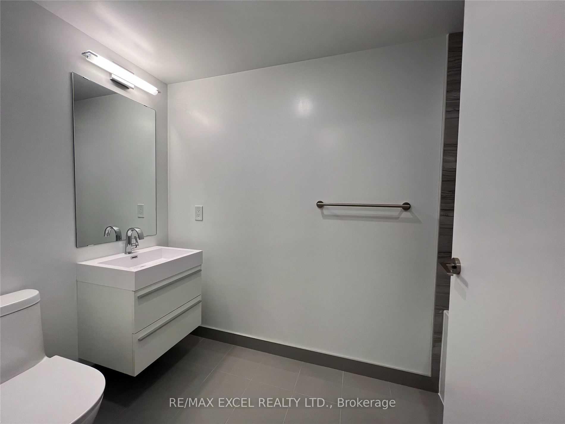 Photo 4 of Unit 3205, 39 Roehampton Avenue, Toronto, Mount Pleasant West — HOMEH