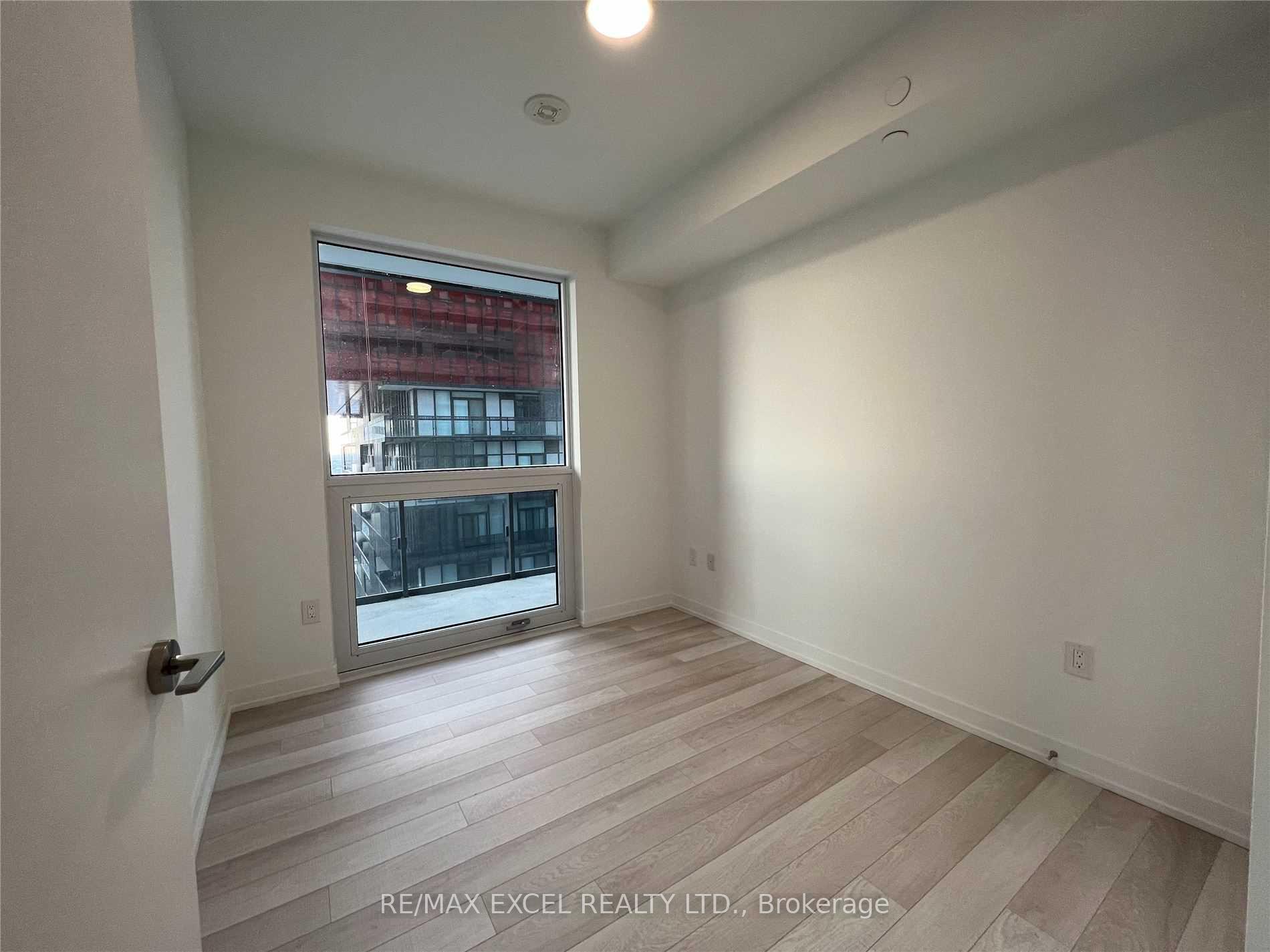 Photo 5 of Unit 3205, 39 Roehampton Avenue, Toronto, Mount Pleasant West — HOMEH