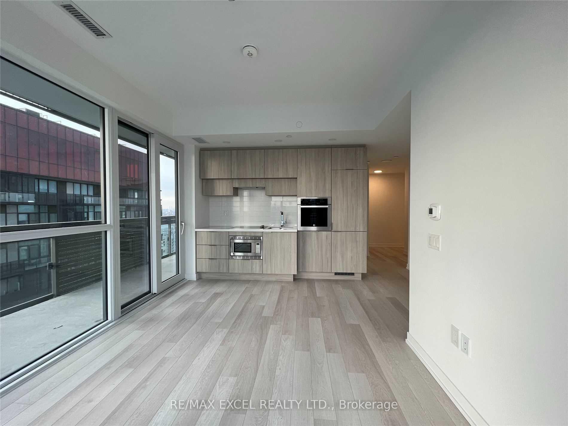 Photo 6 of Unit 3205, 39 Roehampton Avenue, Toronto, Mount Pleasant West — HOMEH