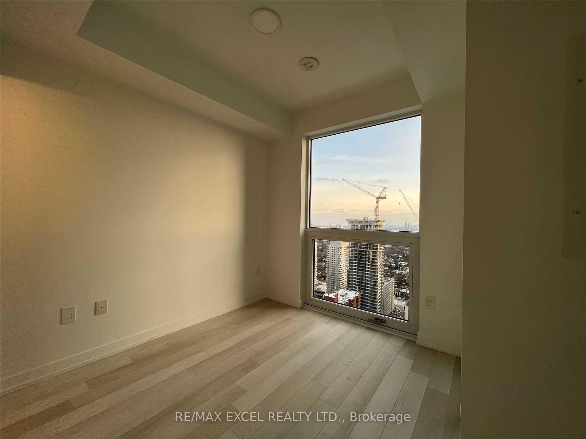 Photo 7 of Unit 3205, 39 Roehampton Avenue, Toronto, Mount Pleasant West — HOMEH