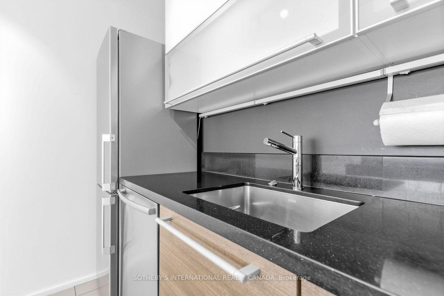 Photo 18 of Unit 708, 95 Prince Arthur Avenue, Toronto, The Annex — HOMEH